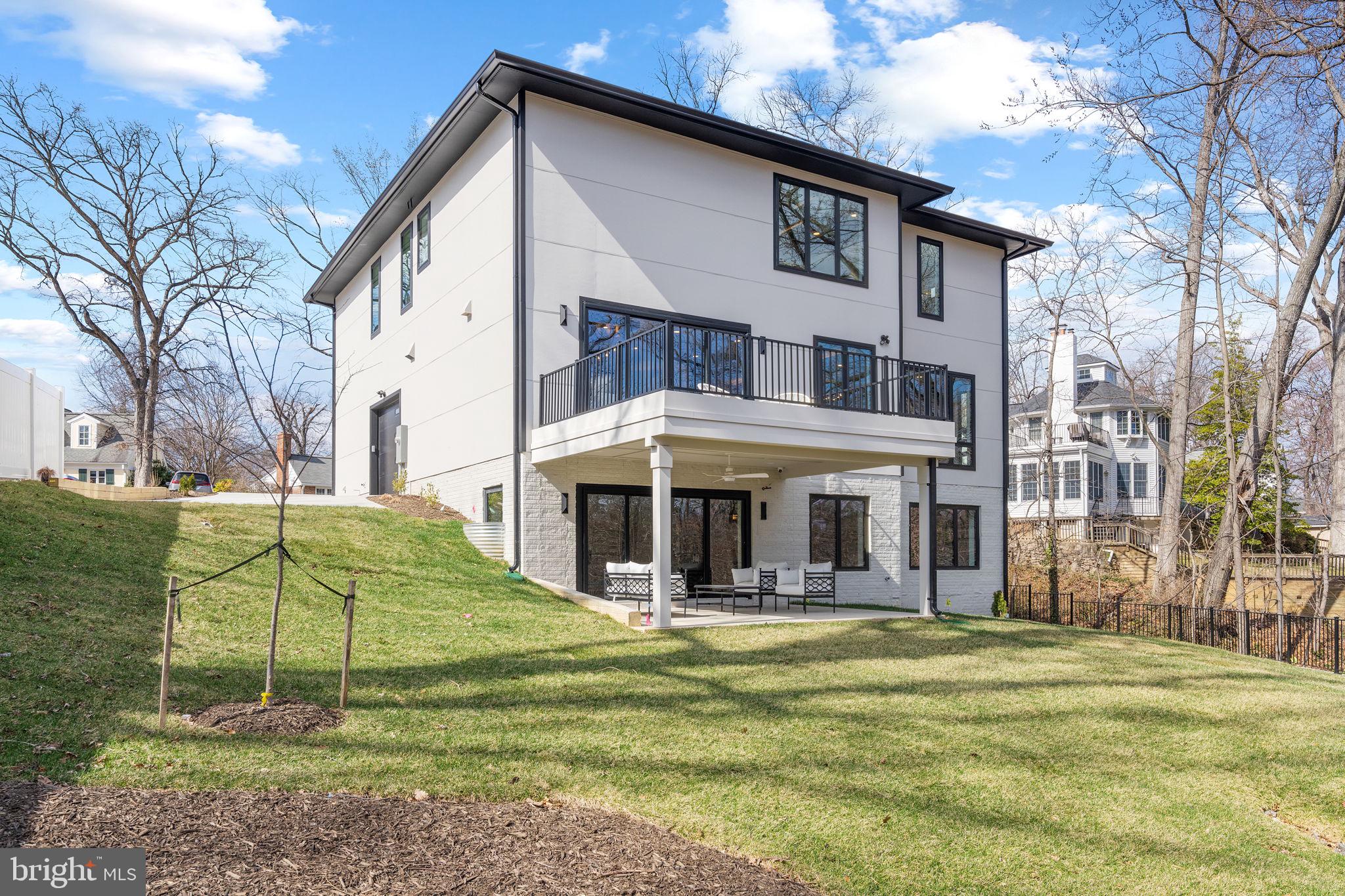 BEVERLY HILLS - Residential