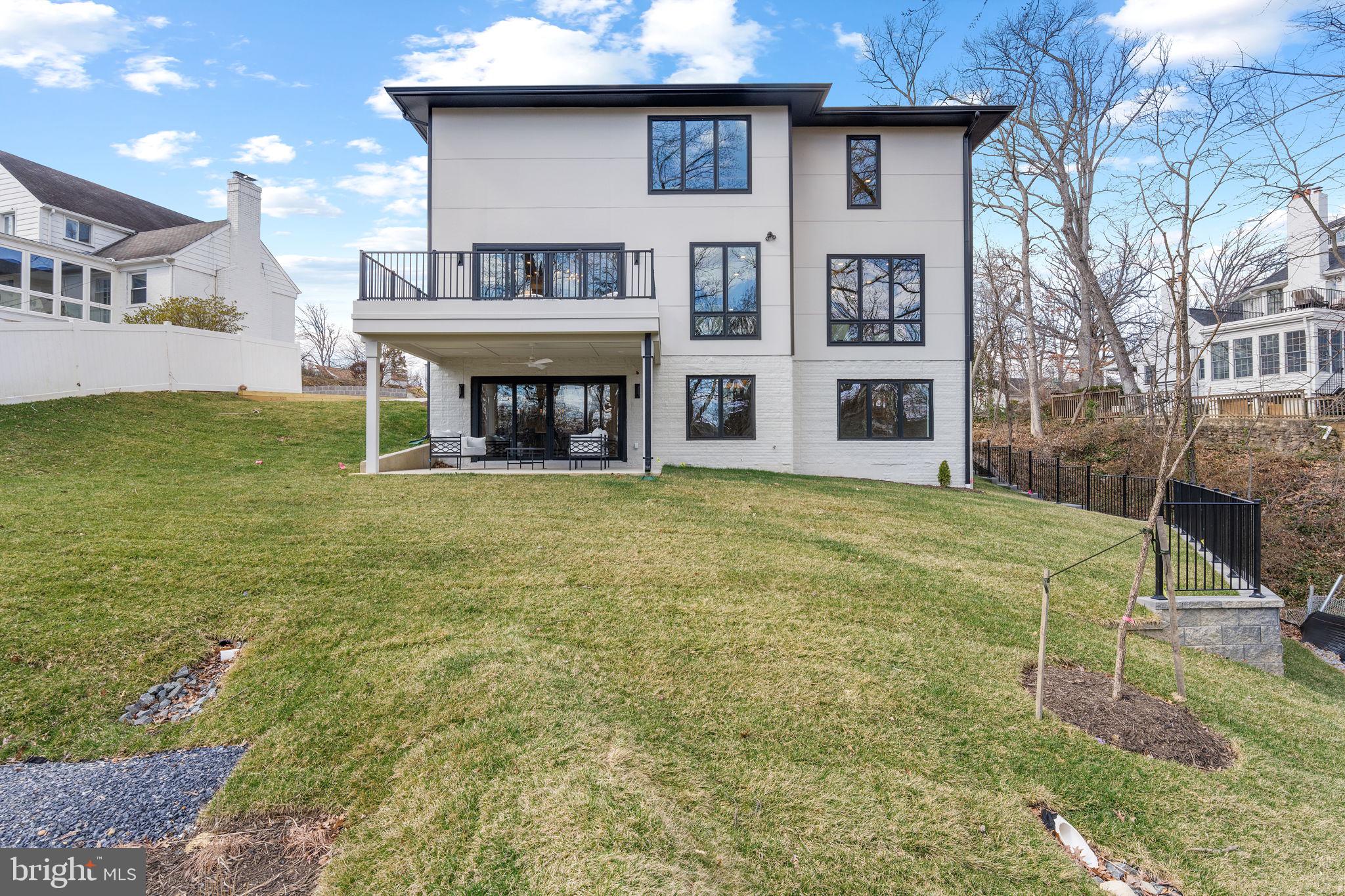 BEVERLY HILLS - Residential