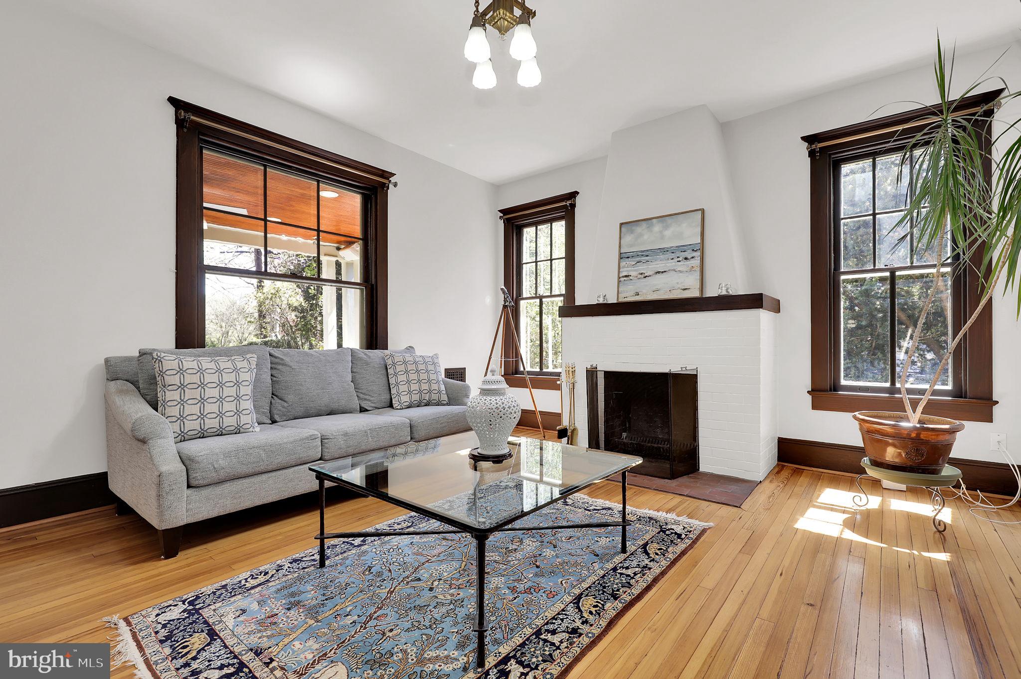 KENSINGTON - Residential