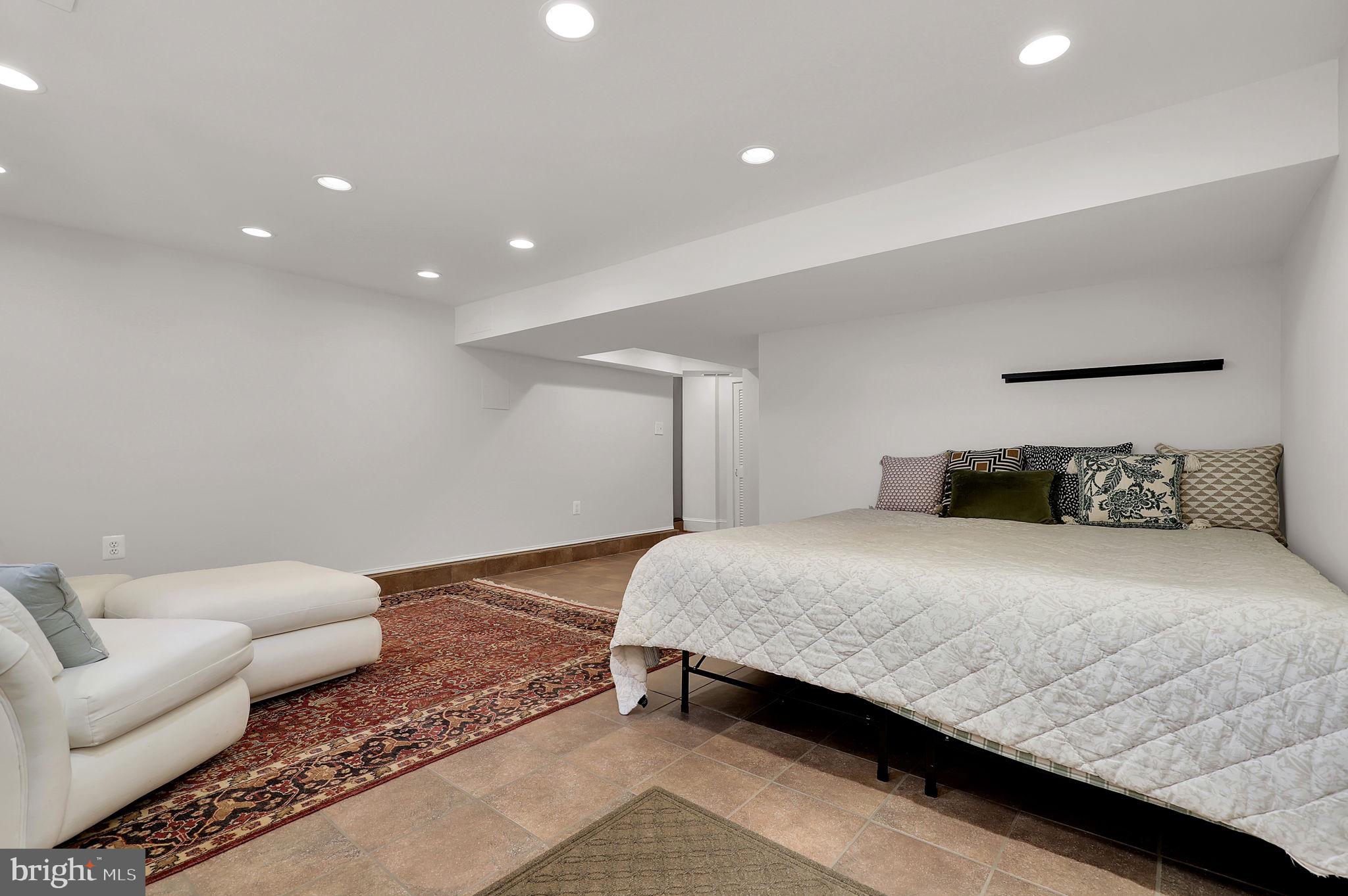 KENSINGTON - Residential