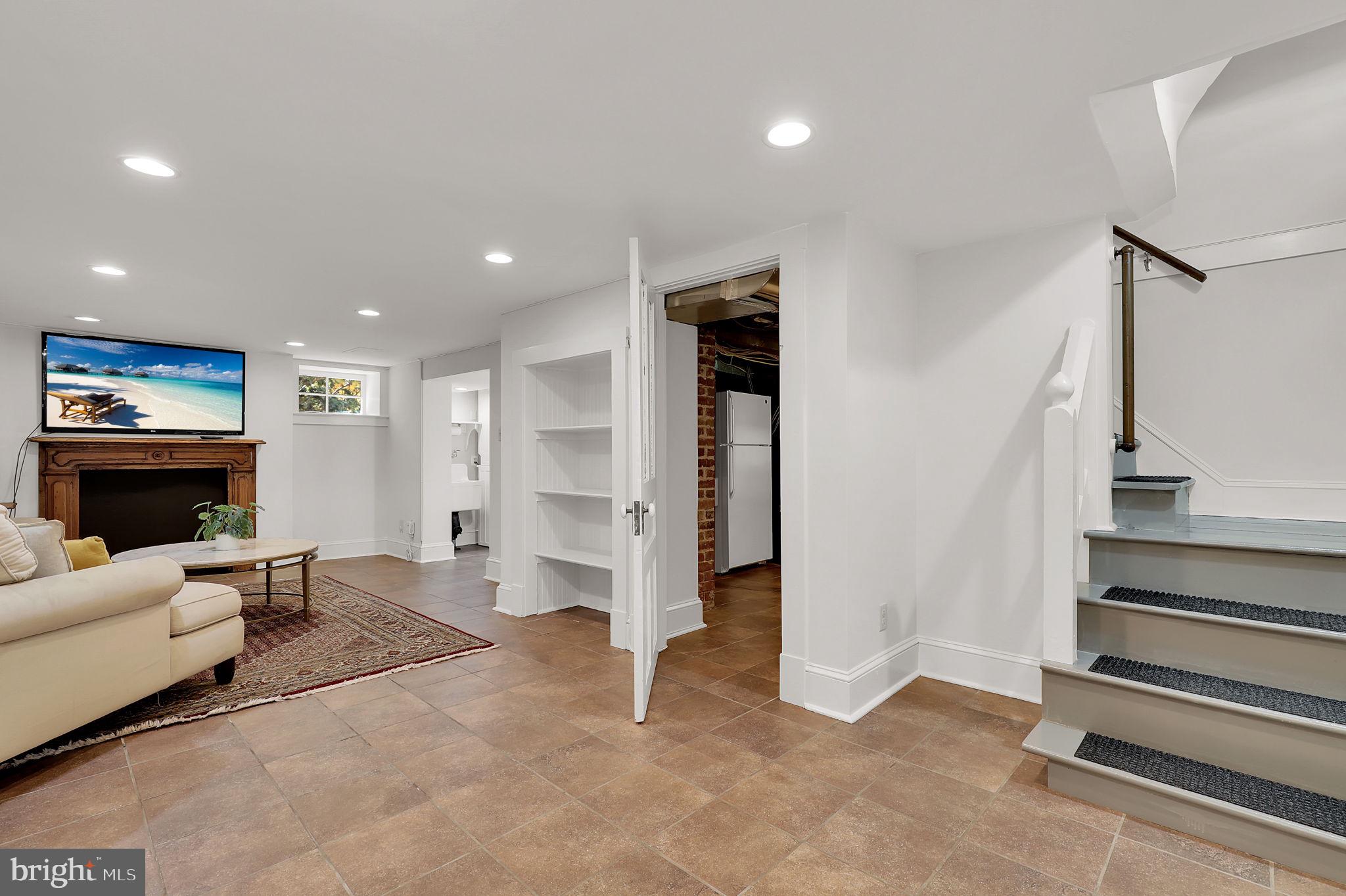 KENSINGTON - Residential