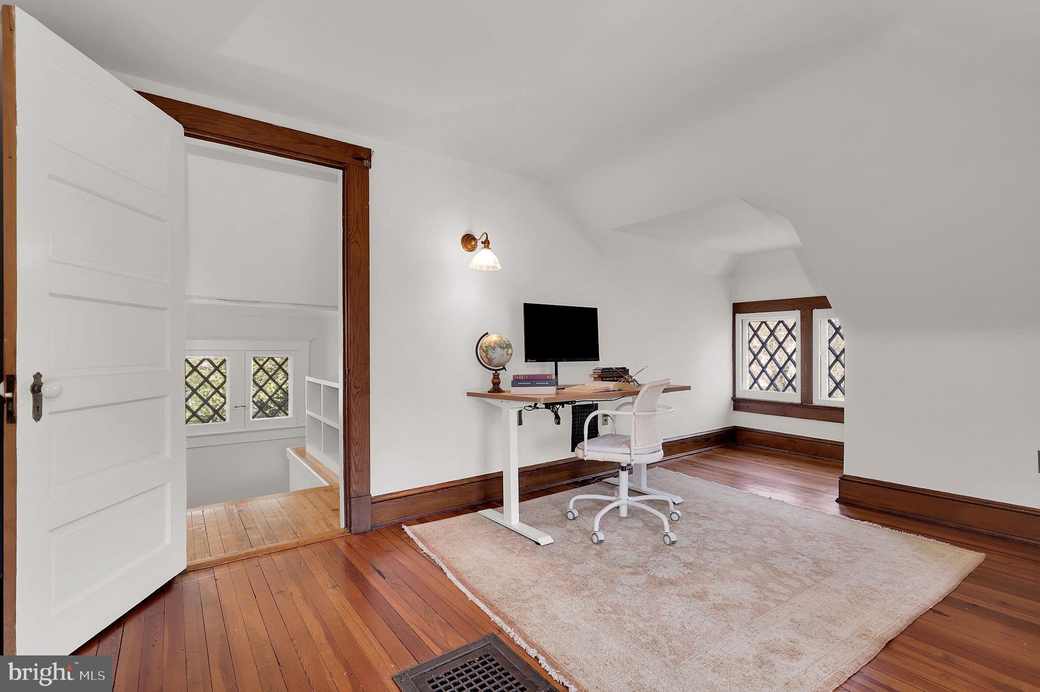 KENSINGTON - Residential