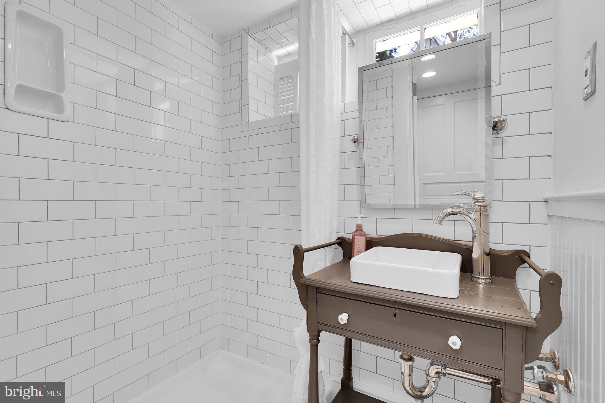 KENSINGTON - Residential