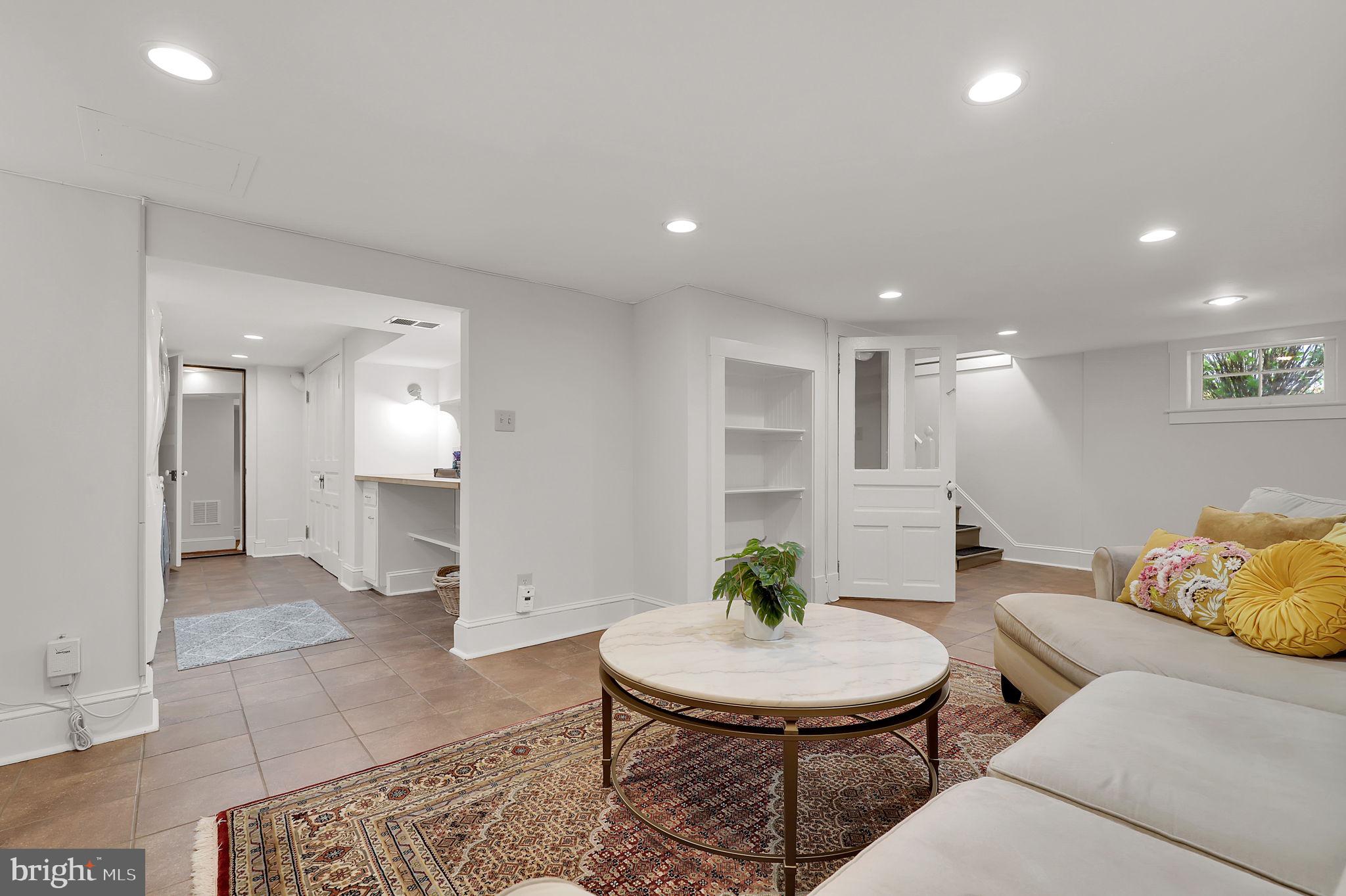 KENSINGTON - Residential