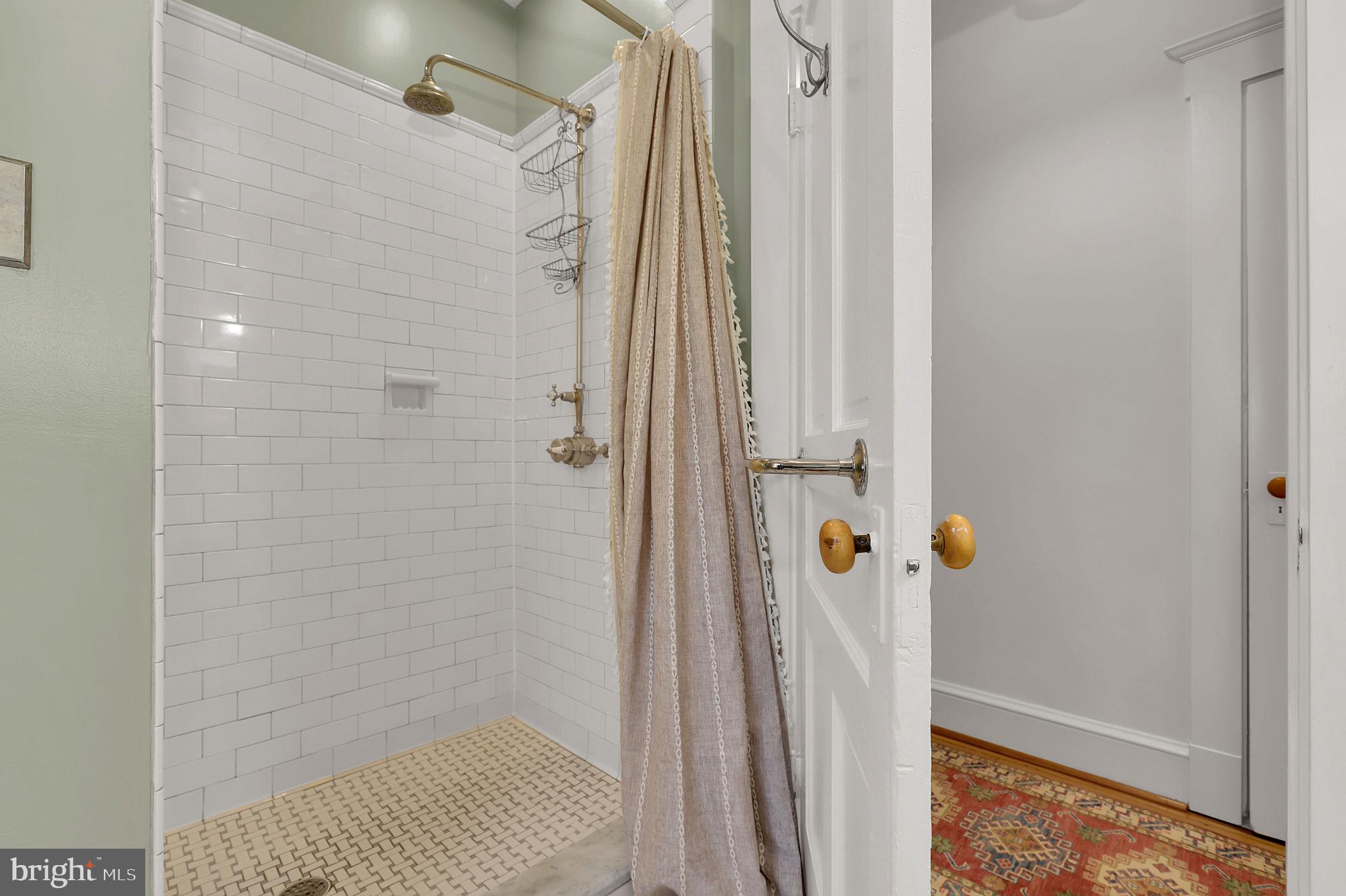 KENSINGTON - Residential