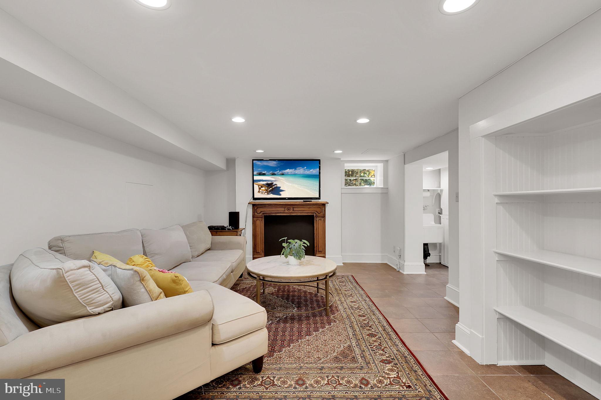 KENSINGTON - Residential