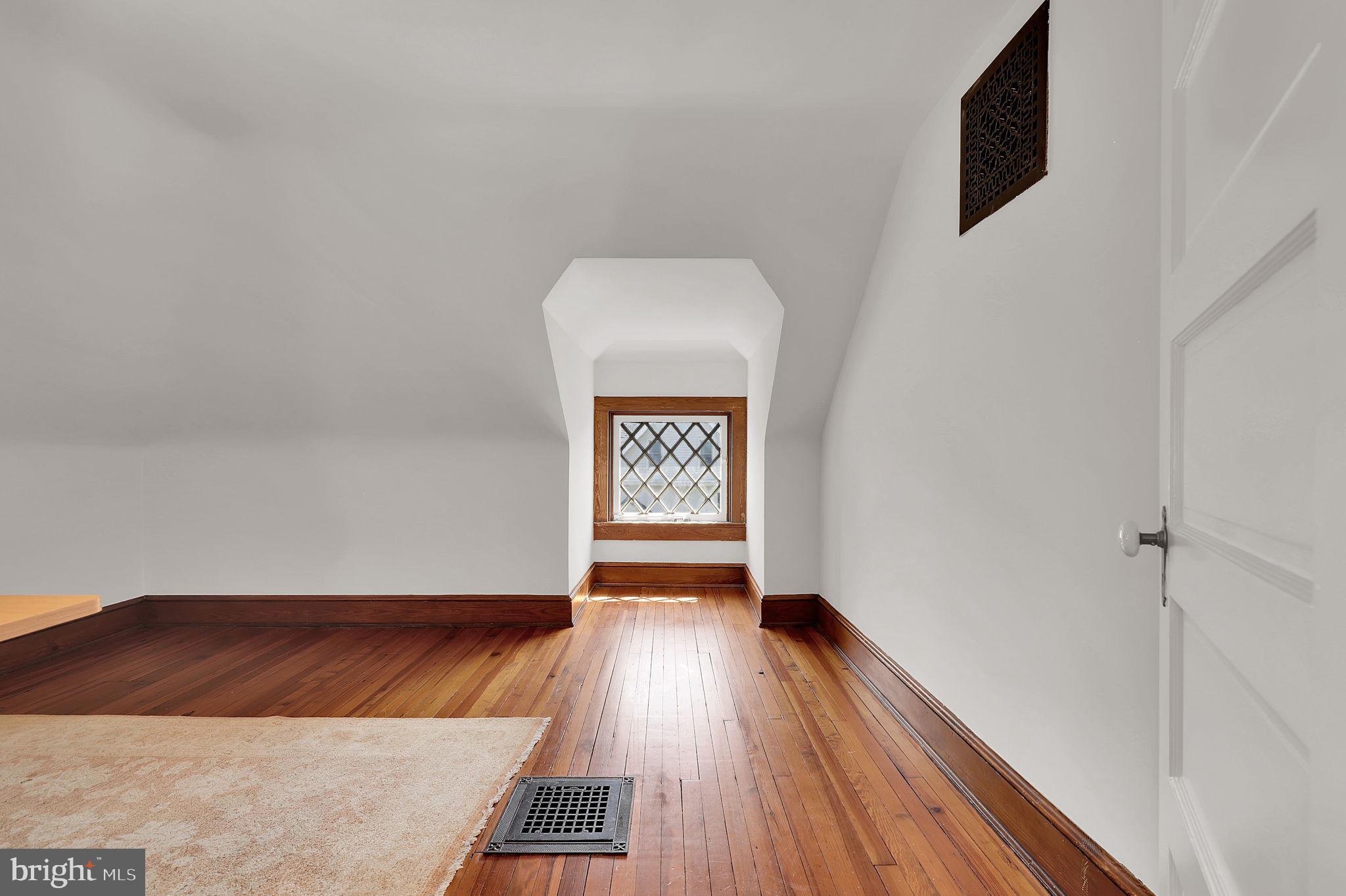 KENSINGTON - Residential