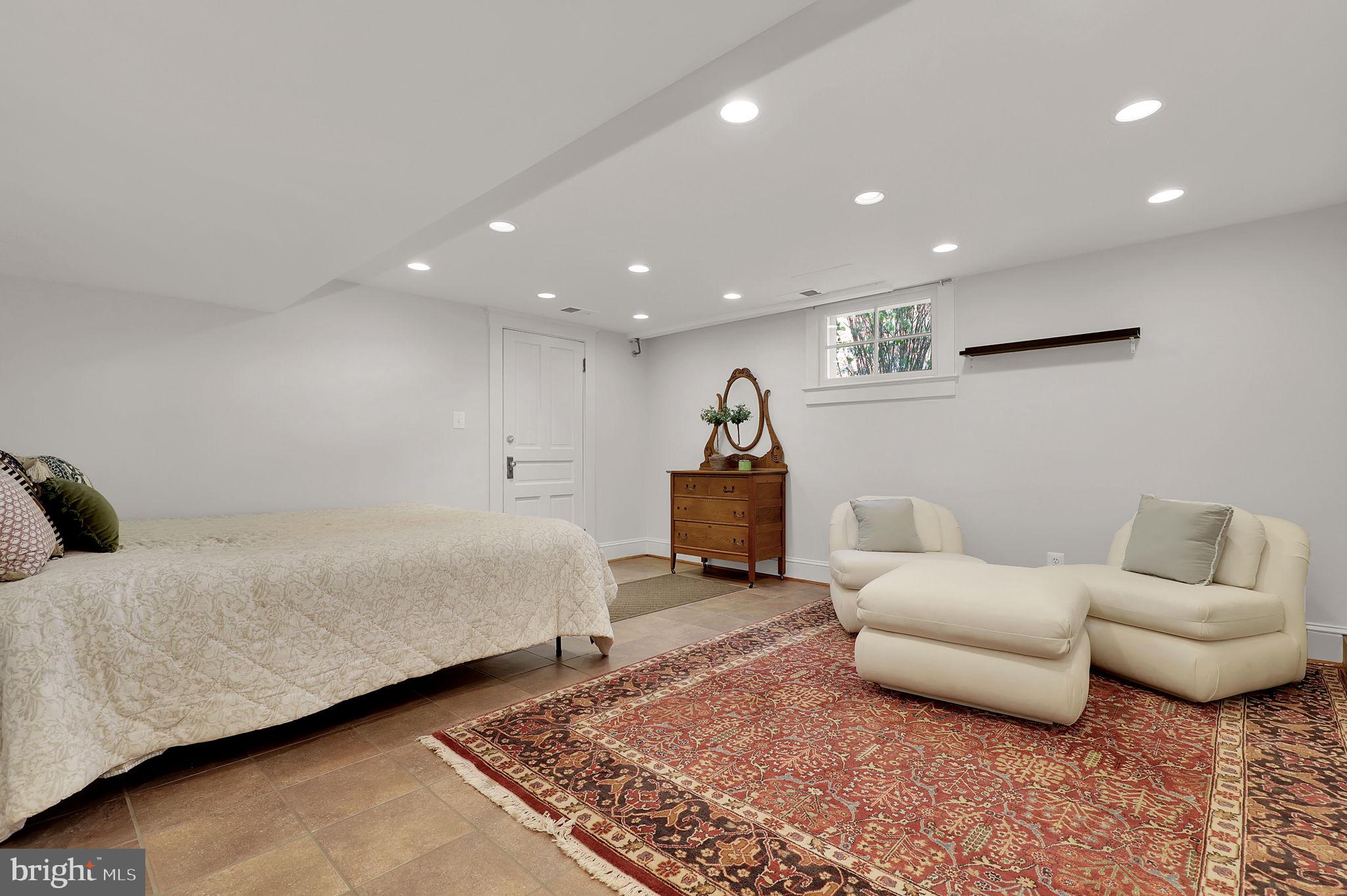 KENSINGTON - Residential