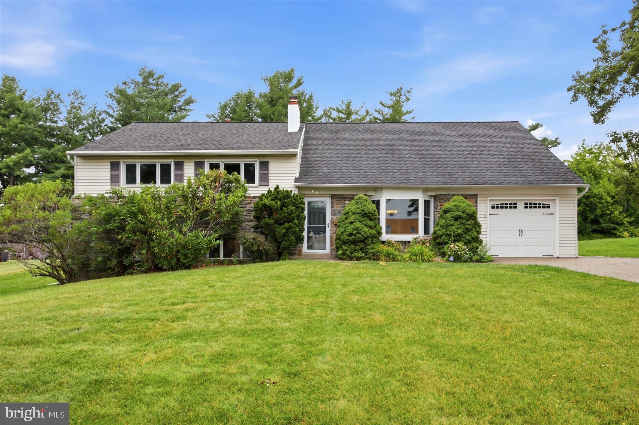 627 GENERAL ARMSTRONG ROAD