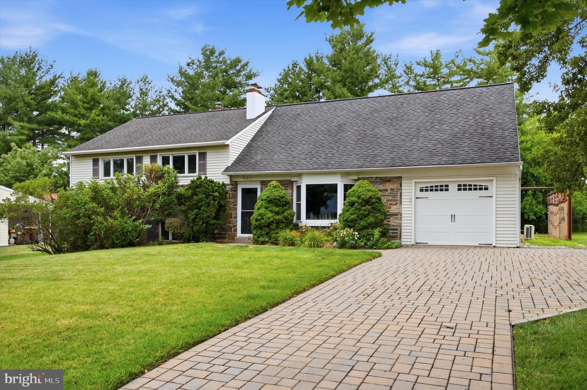 627 GENERAL ARMSTRONG ROAD