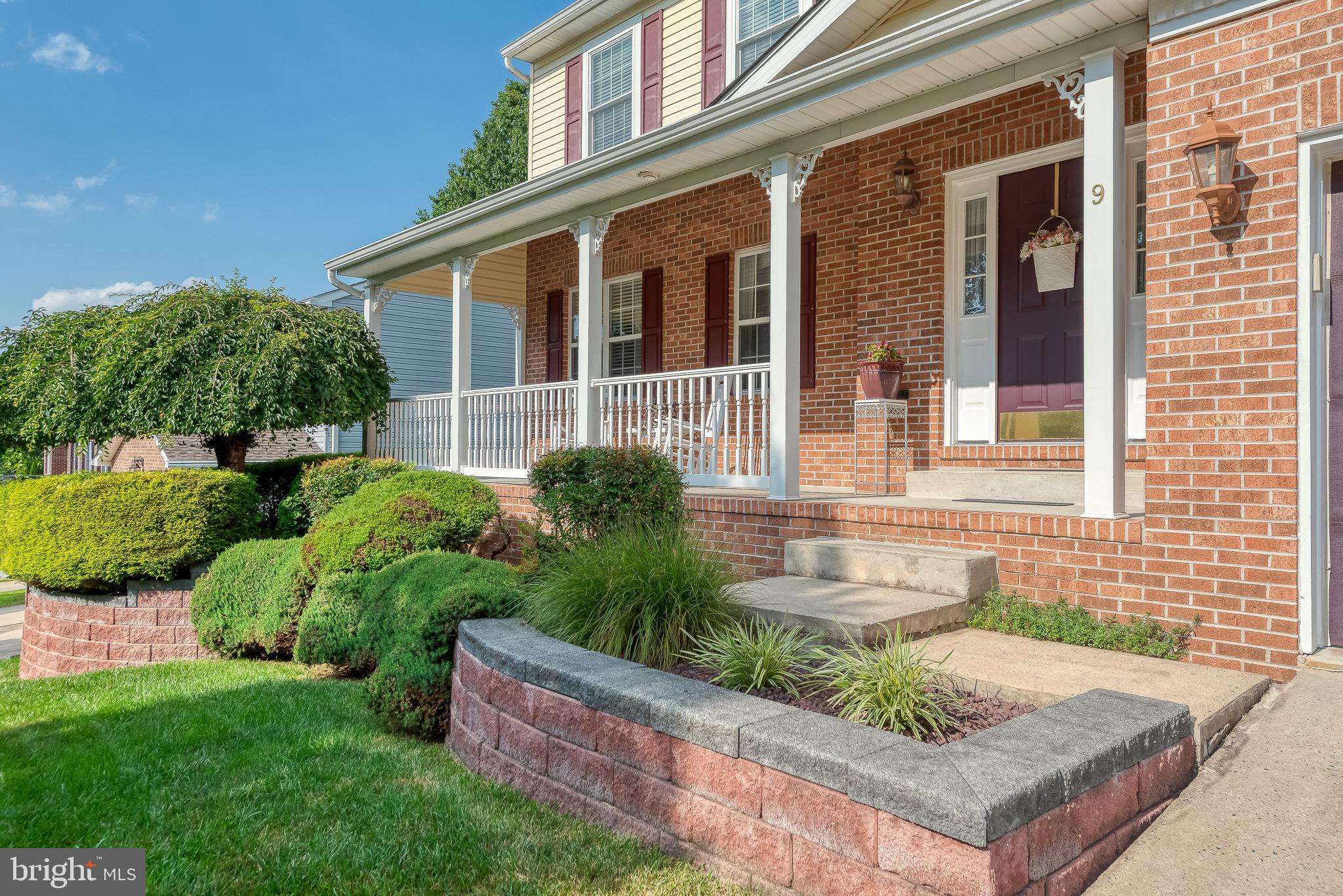 9 E BROOK HILL COURT