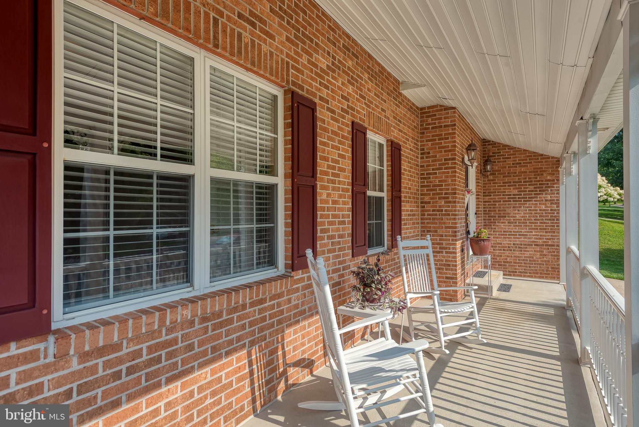 9 E BROOK HILL COURT