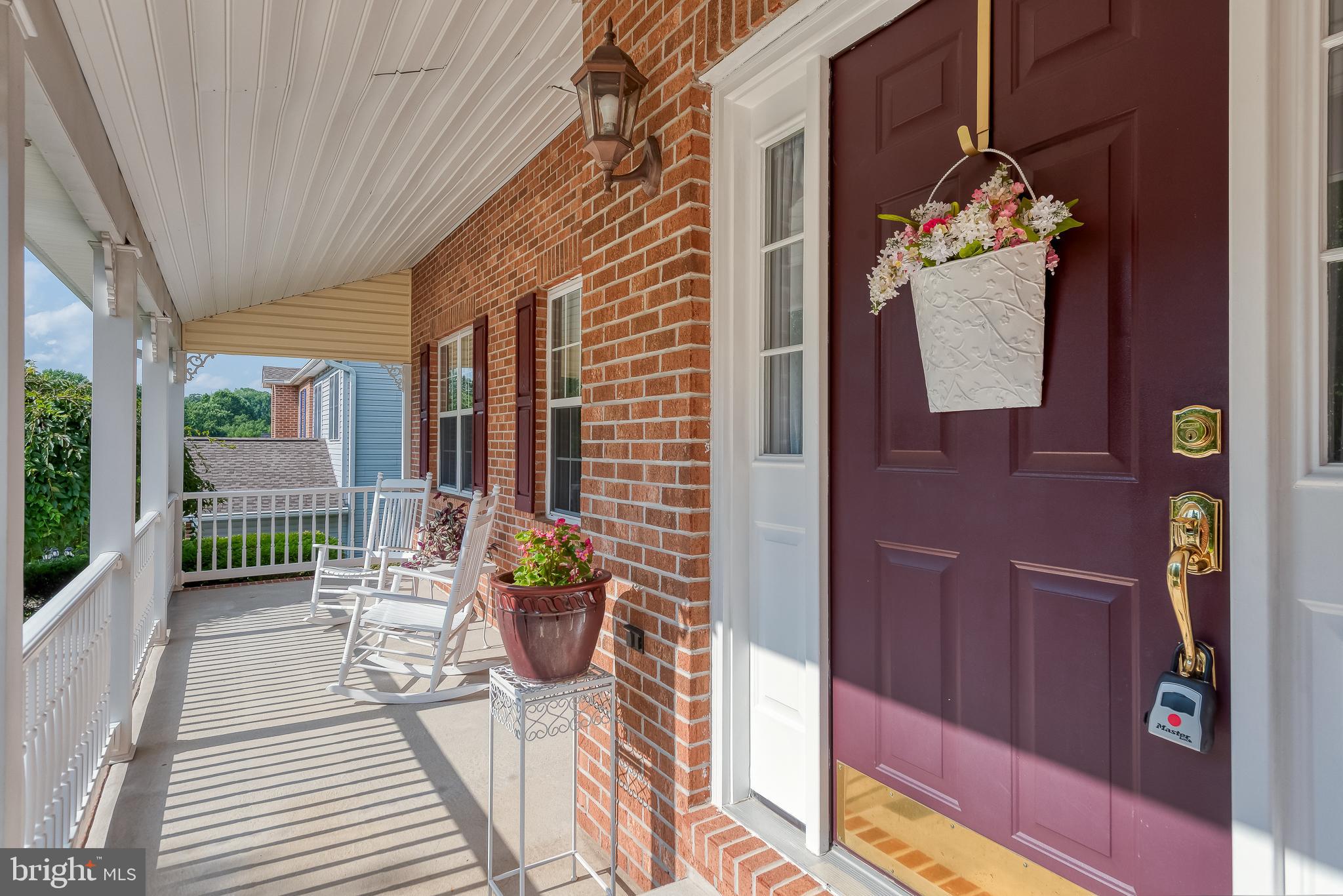 9 E BROOK HILL COURT
