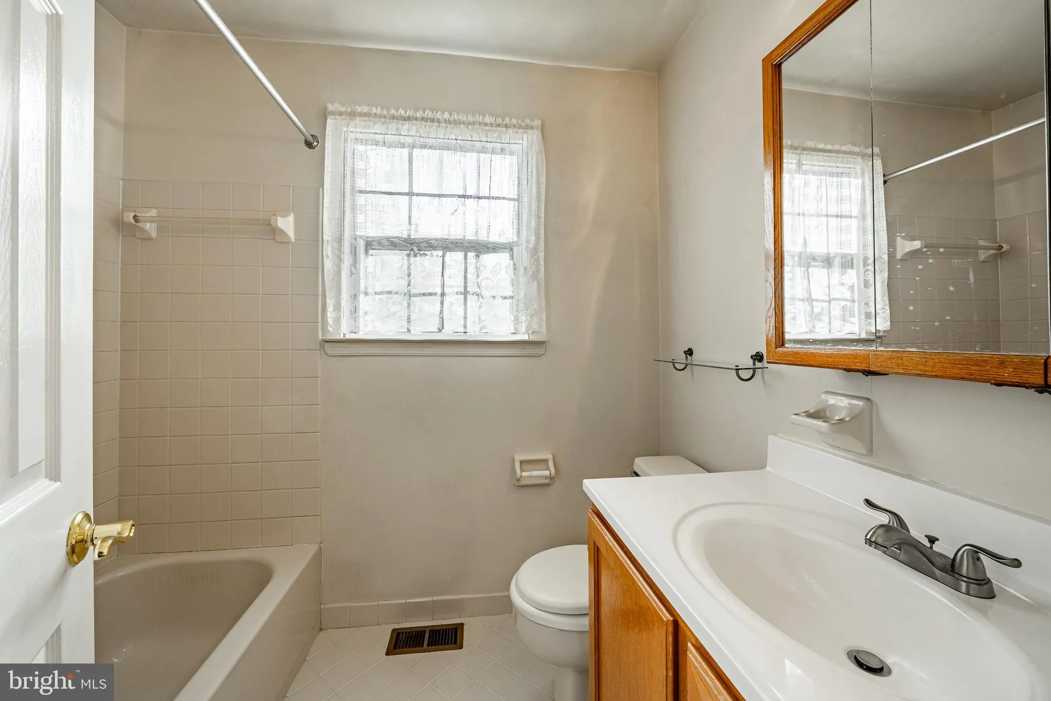 Havertown, Pennsylvania 19083, United States, 4 Bedrooms Bedrooms, ,4 BathroomsBathrooms,Residential,Coming Soon,177891