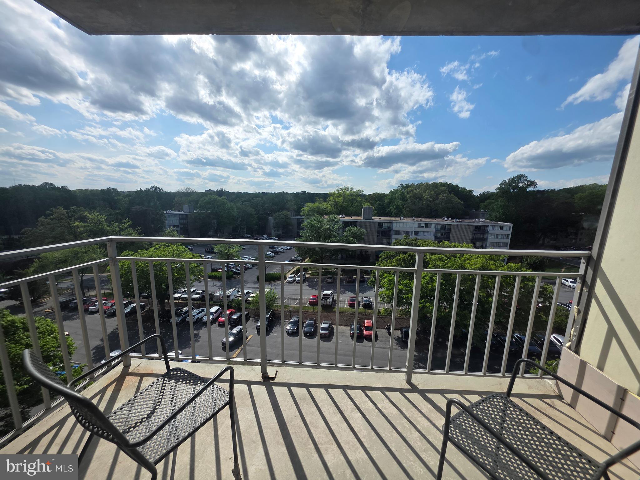 PRESIDENTIAL TOWERS - Residential