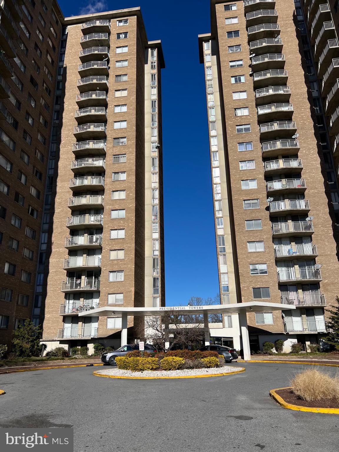 PRESIDENTIAL TOWERS - Residential