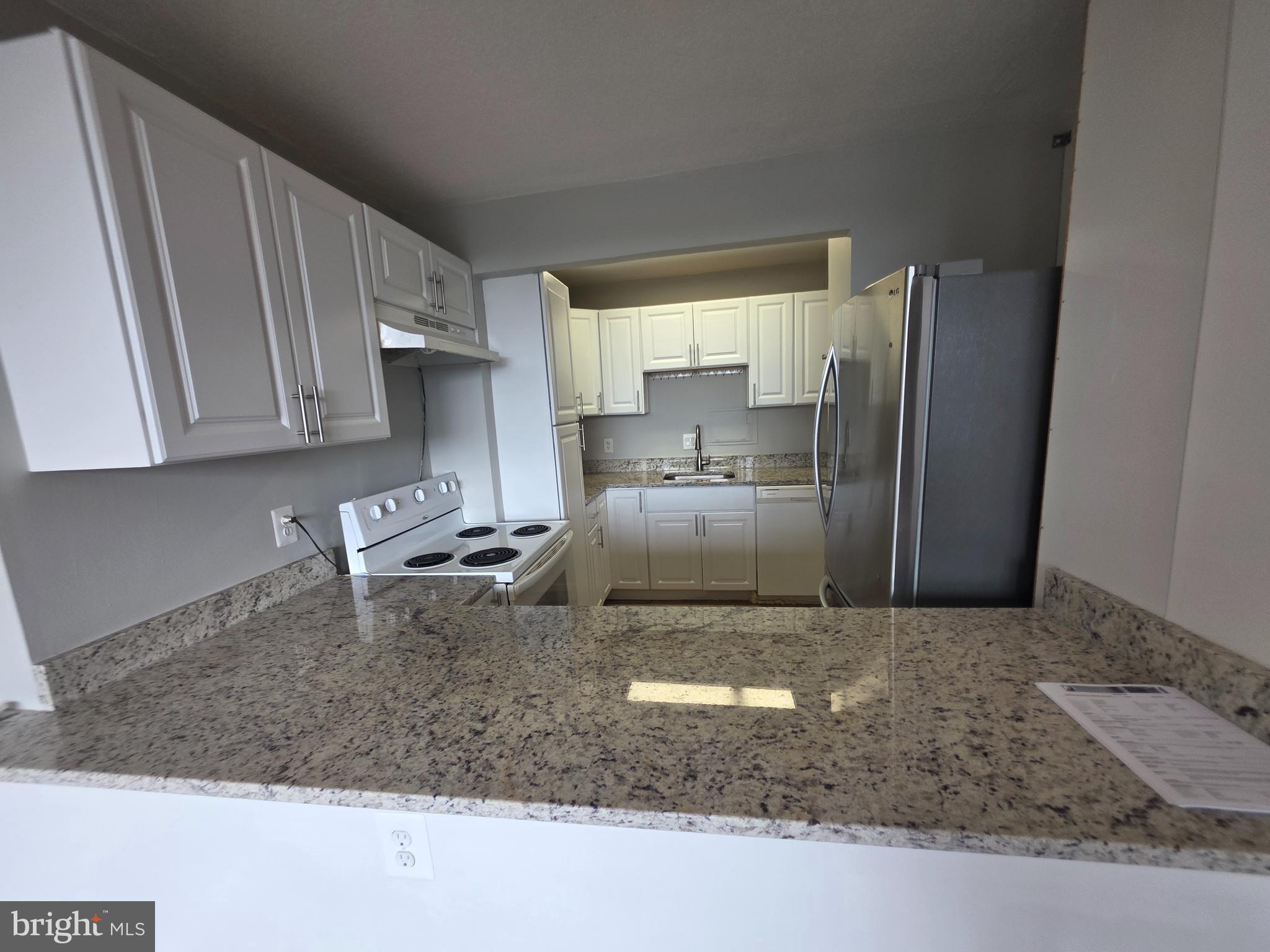 PRESIDENTIAL TOWERS - Residential