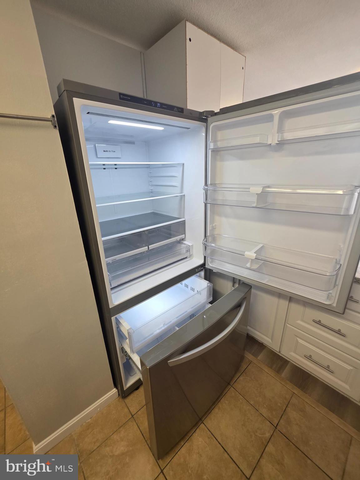 PRESIDENTIAL TOWERS - Residential