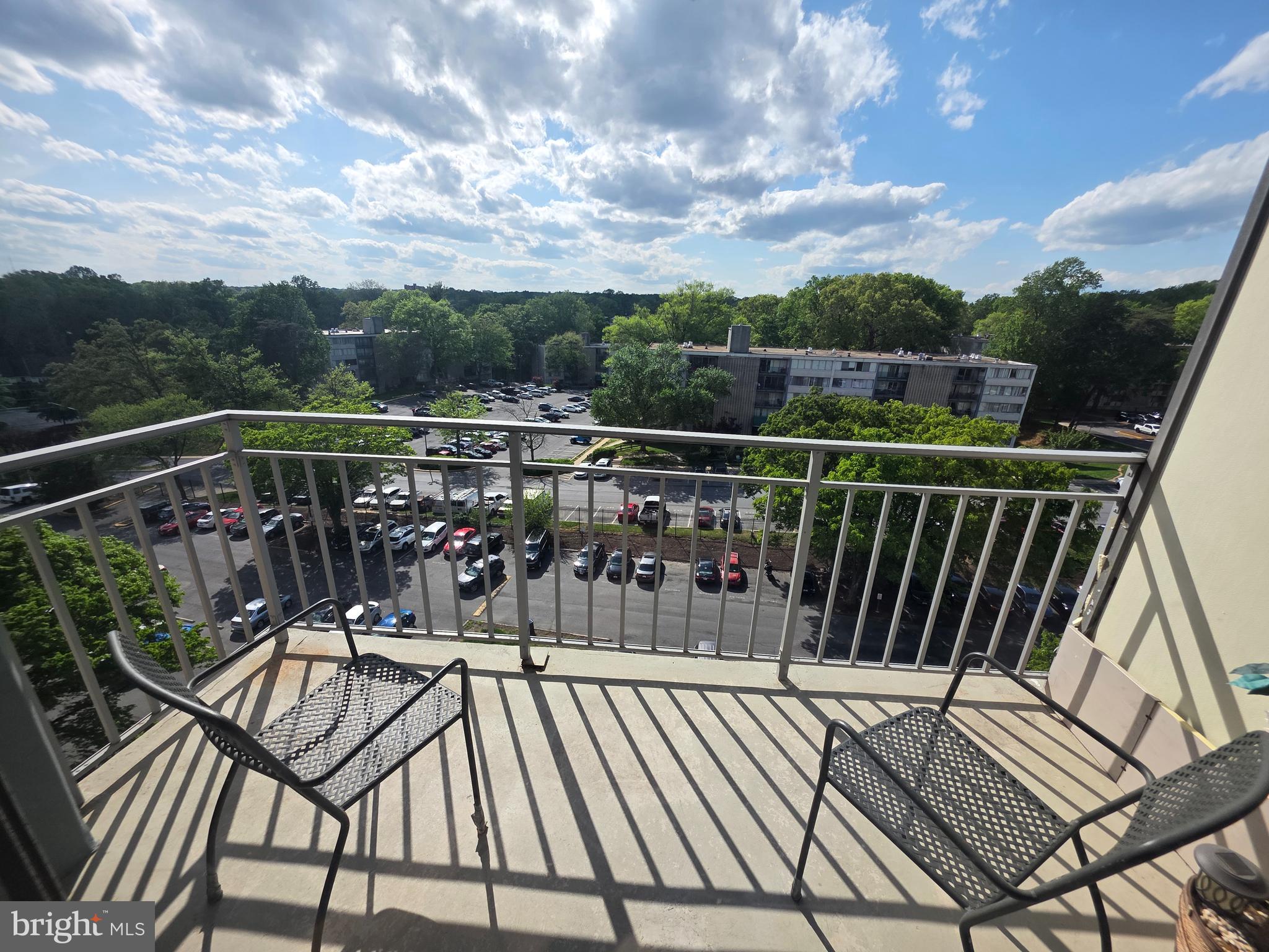 PRESIDENTIAL TOWERS - Residential