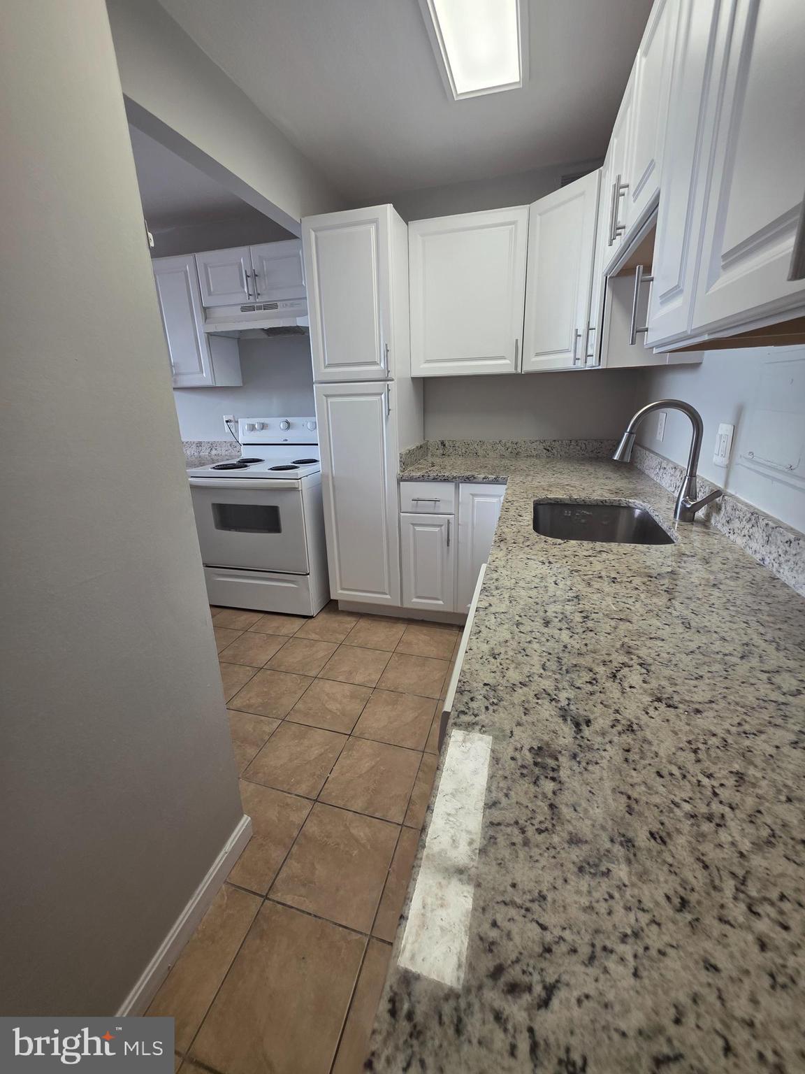 PRESIDENTIAL TOWERS - Residential