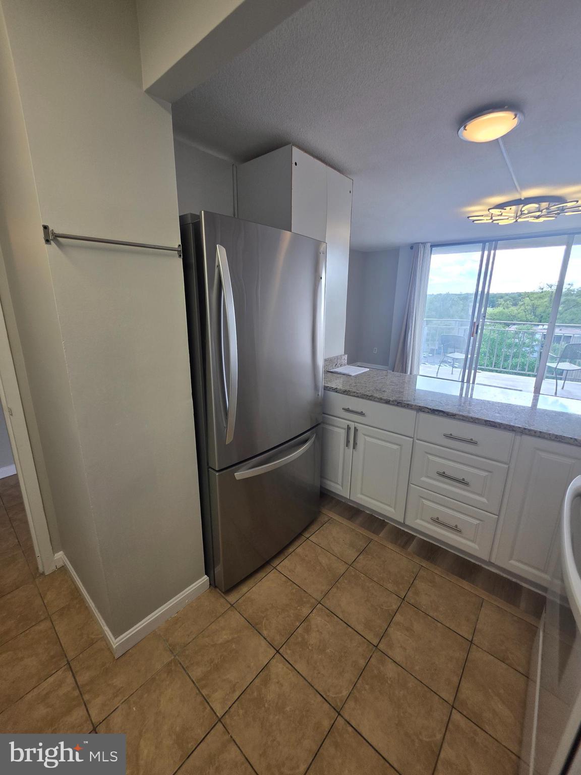 PRESIDENTIAL TOWERS - Residential