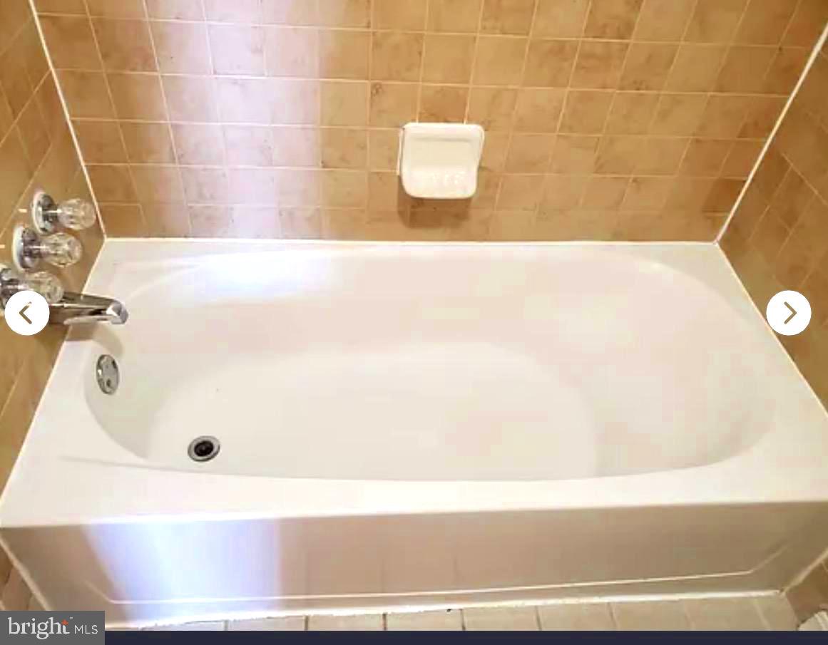 PRESIDENTIAL TOWERS - Residential