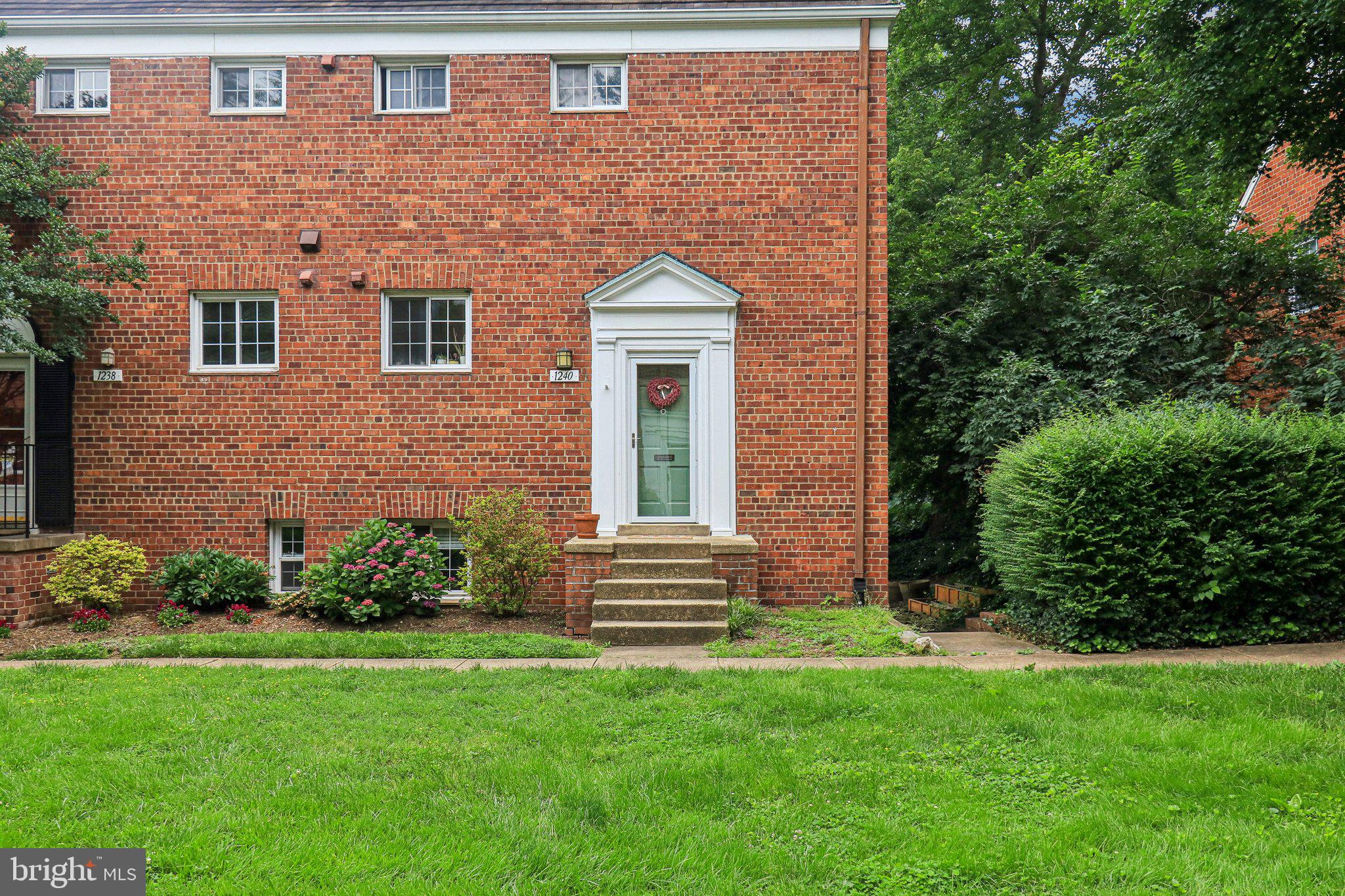 1240 MARTHA CUSTIS DRIVE