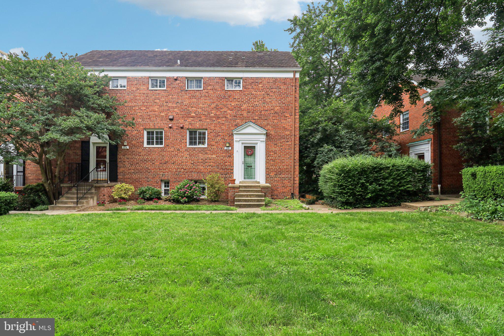 1240 MARTHA CUSTIS DRIVE