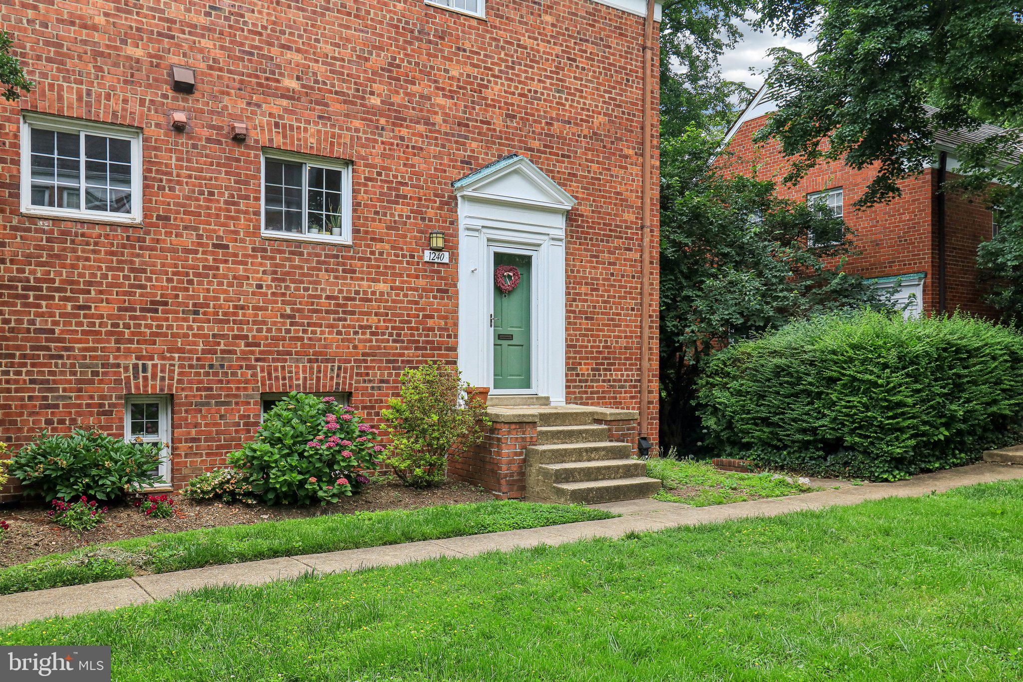 1240 MARTHA CUSTIS DRIVE