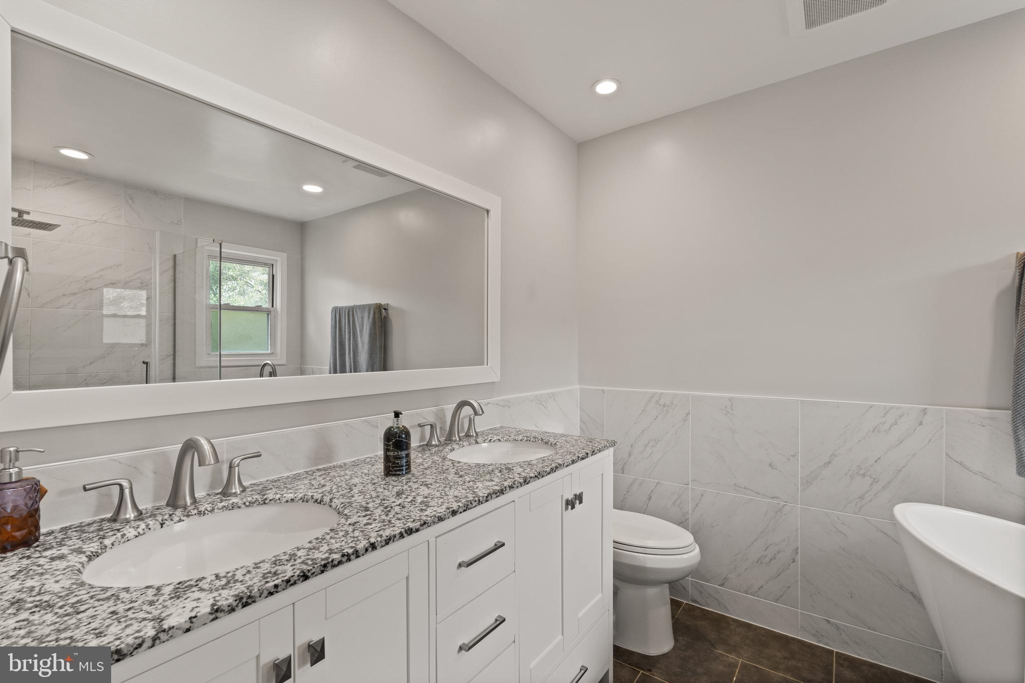 RUCKERS LANGLEY - Residential Lease