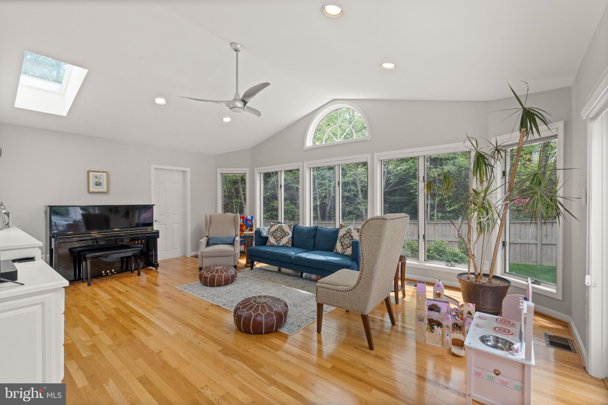 RUCKERS LANGLEY - Residential Lease