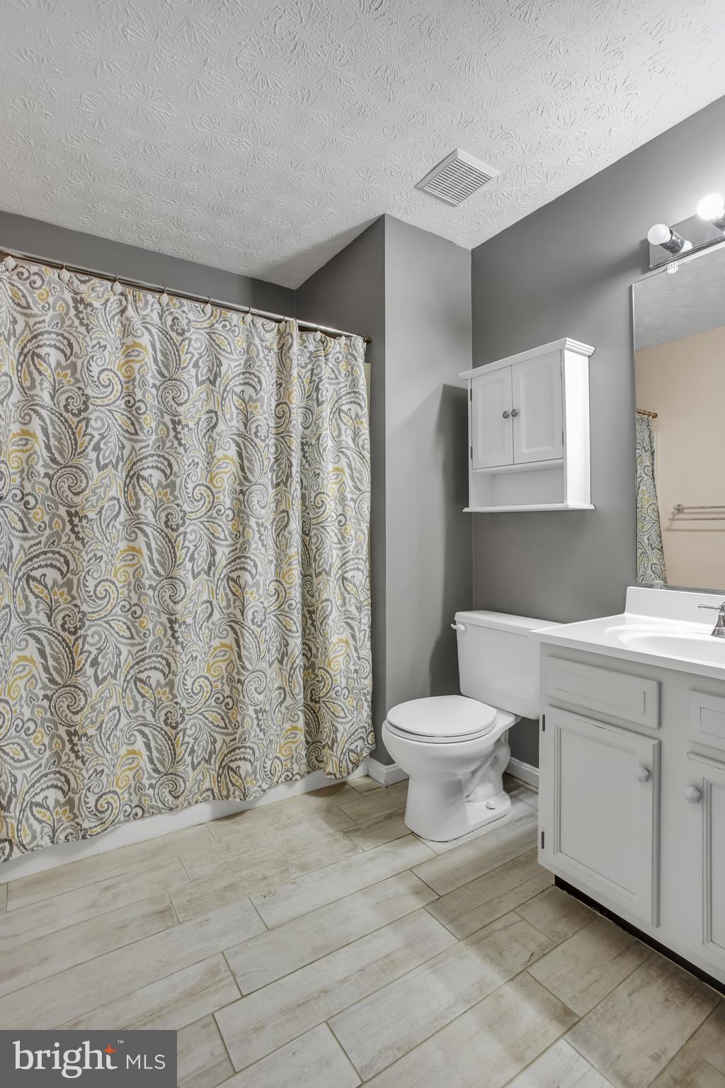 BAY HIGHLANDS - Residential