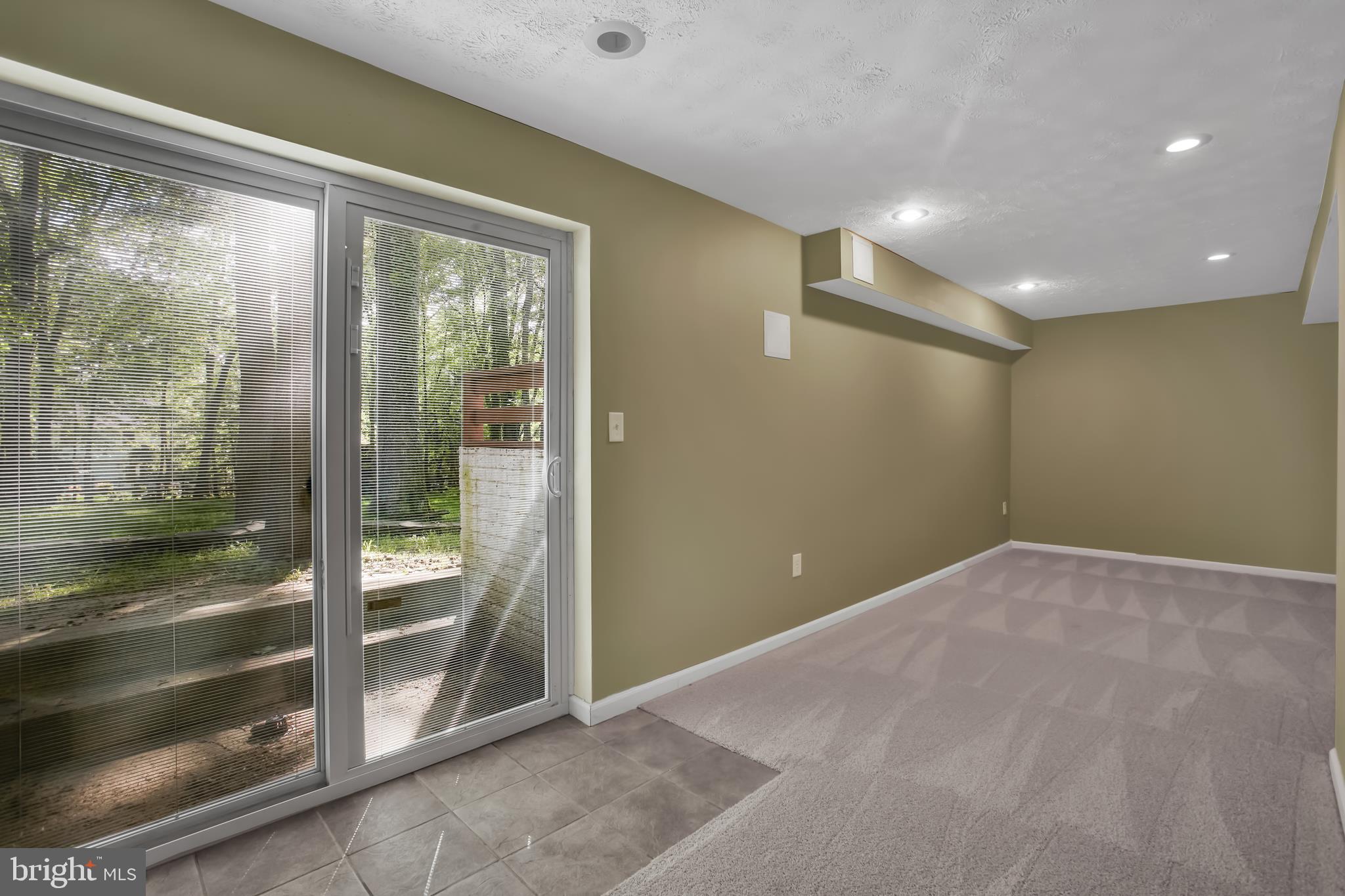 BAY HIGHLANDS - Residential