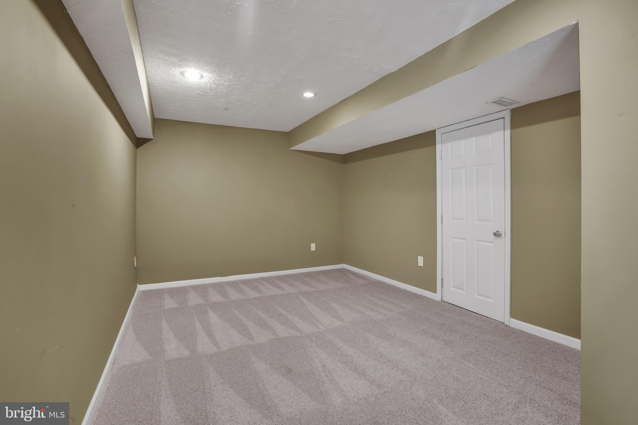 BAY HIGHLANDS - Residential