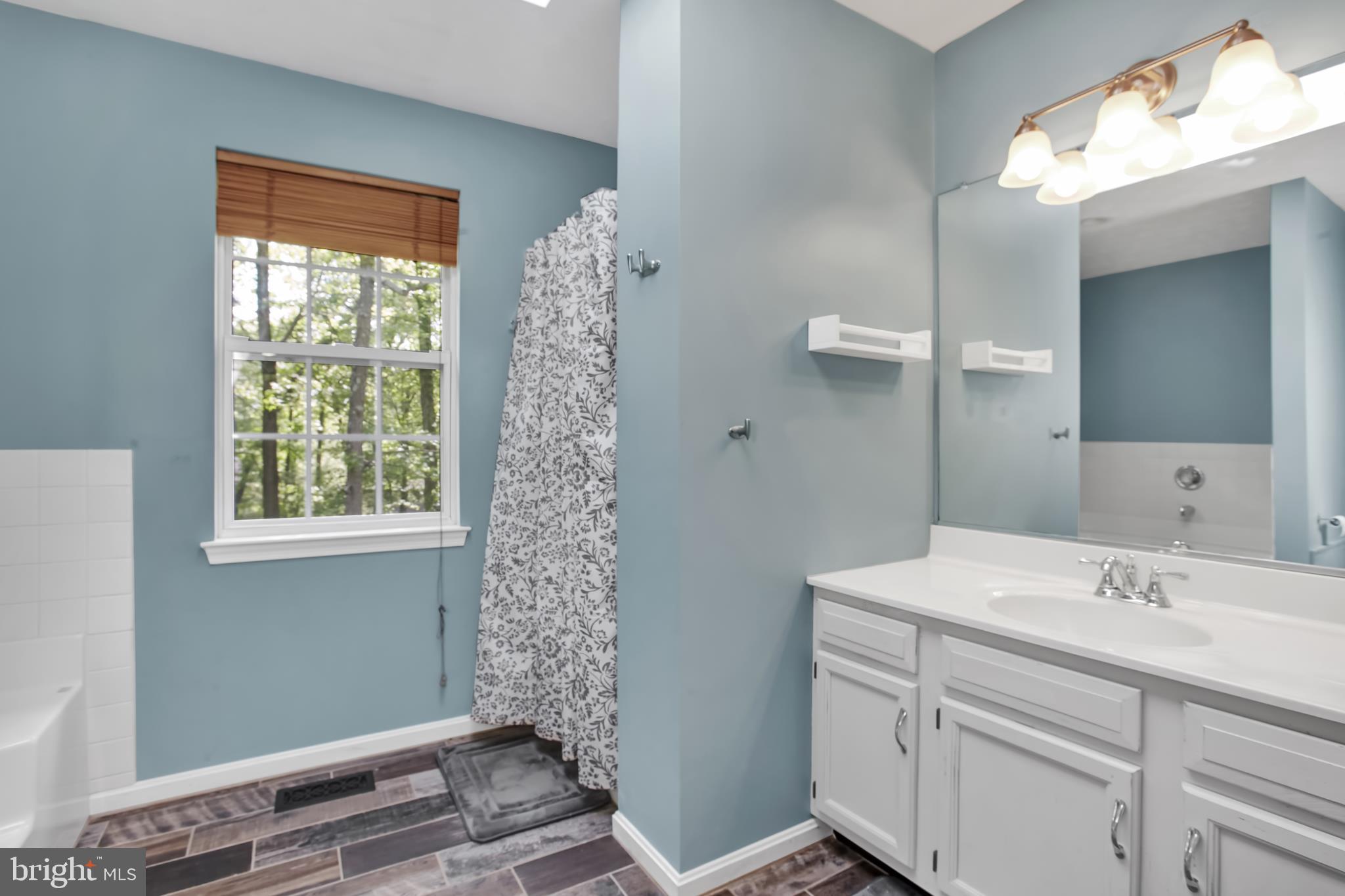 BAY HIGHLANDS - Residential