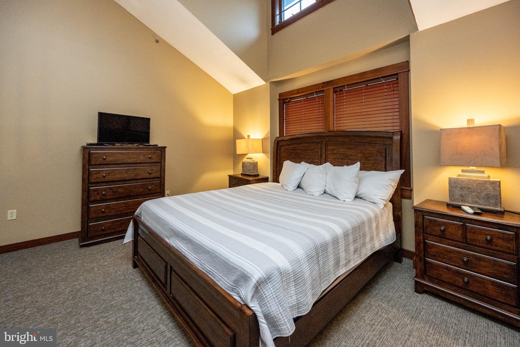 SILVER TREE SUITES - Residential