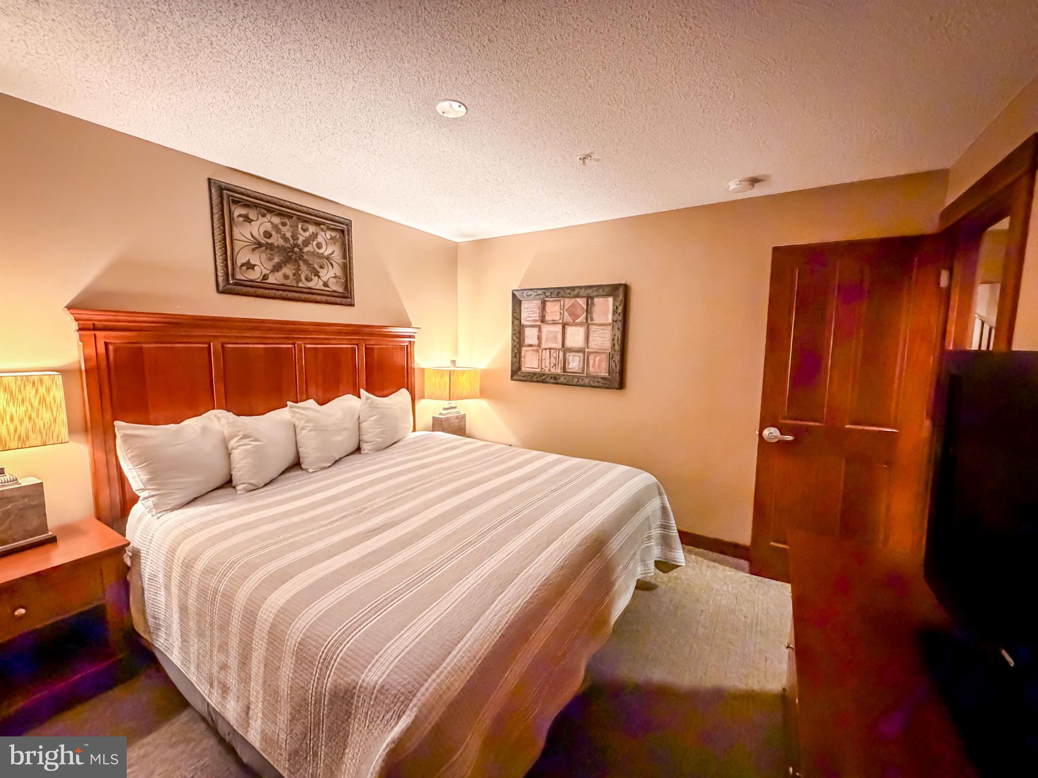 SILVER TREE SUITES - Residential