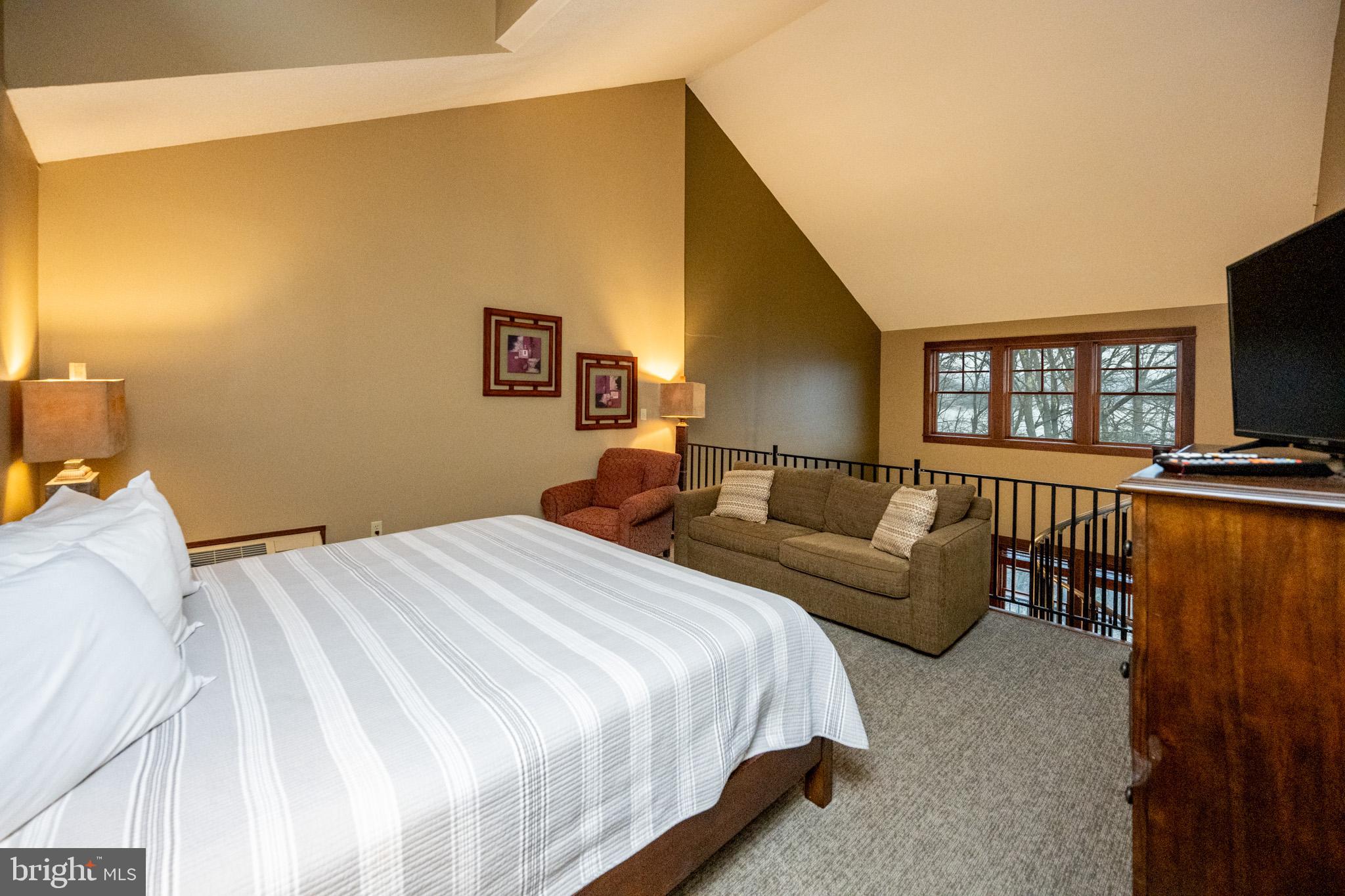 SILVER TREE SUITES - Residential