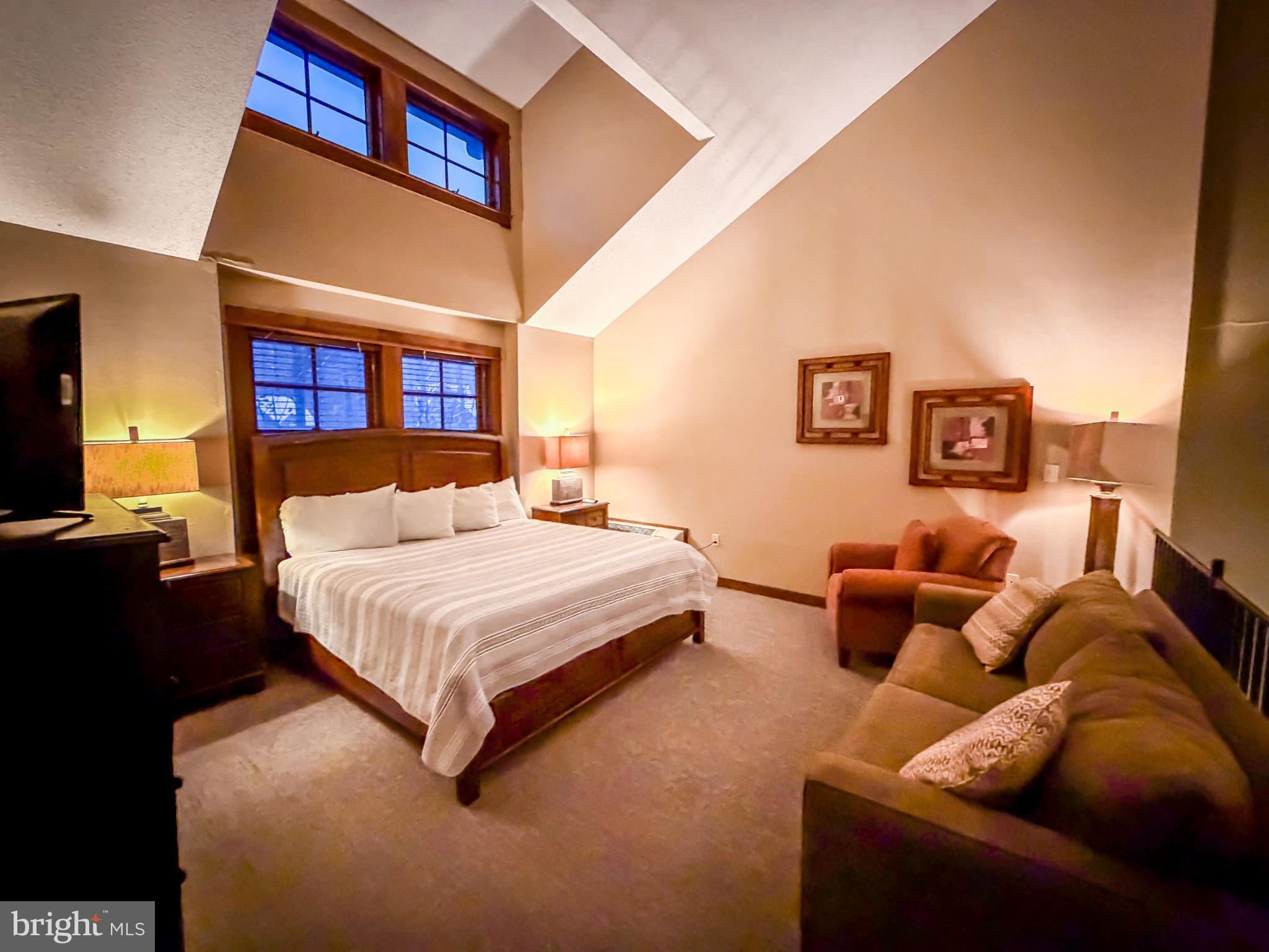 SILVER TREE SUITES - Residential