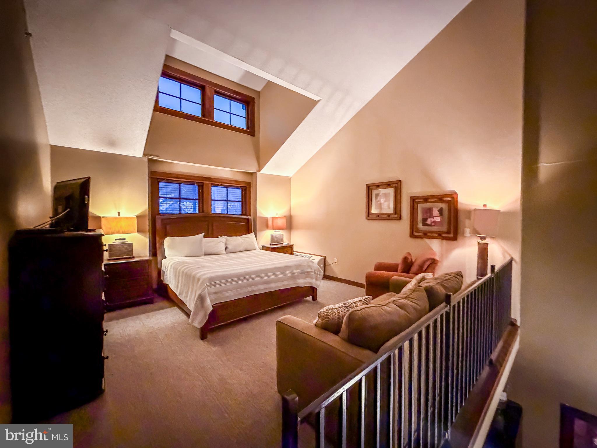 SILVER TREE SUITES - Residential