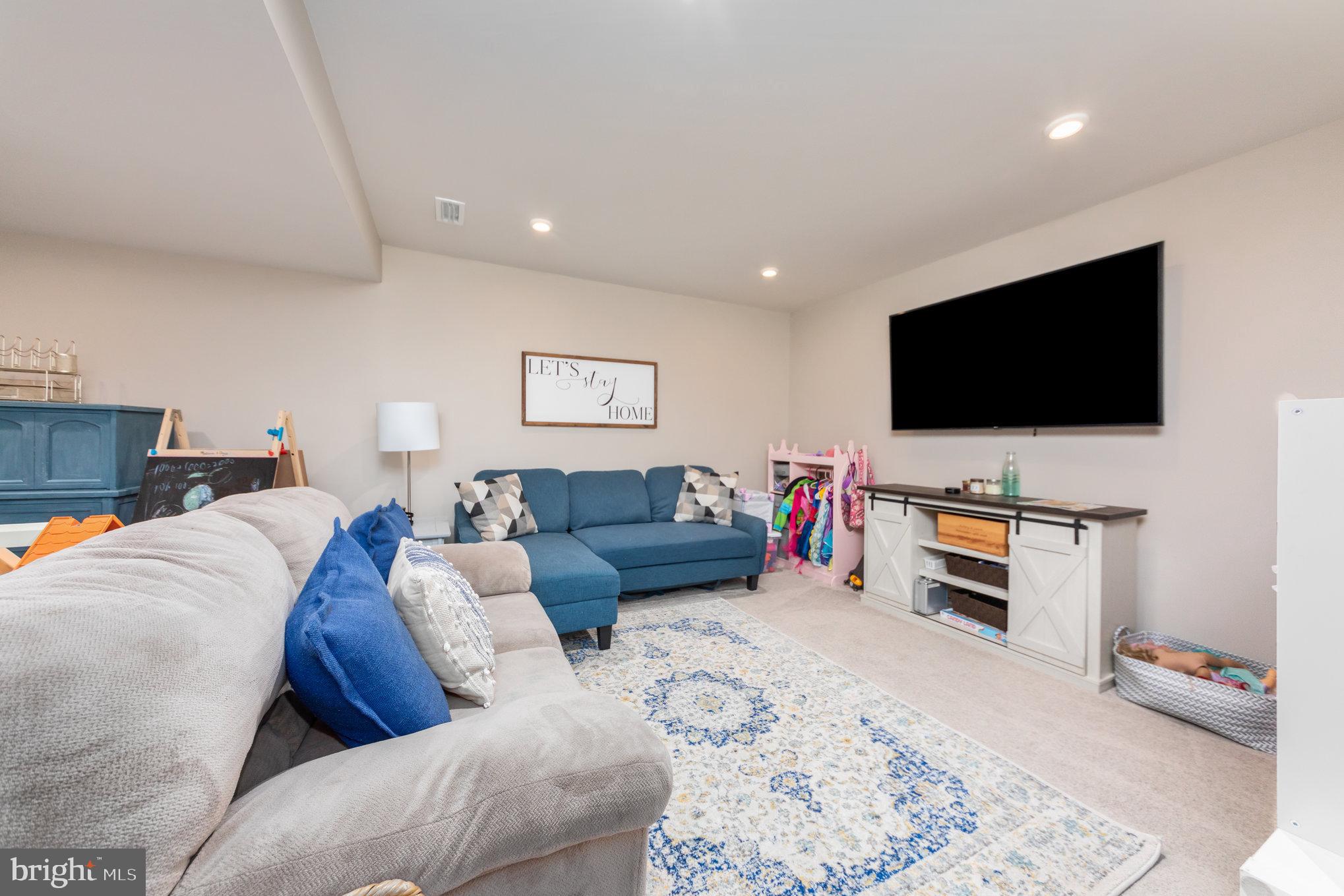 LEE'S PARKE - Residential