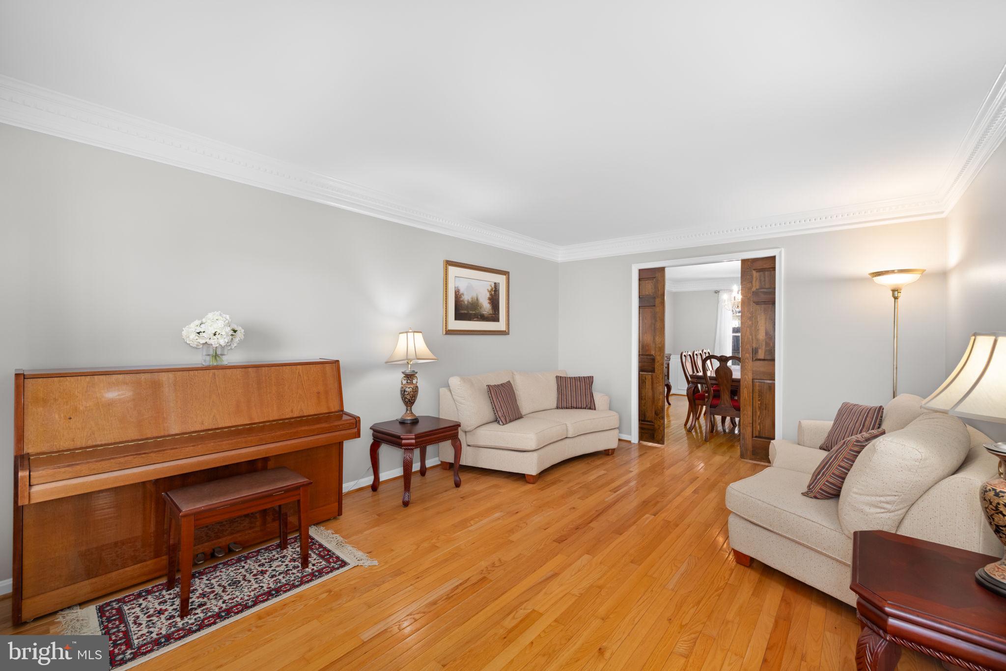 LONGWOOD KNOLLS - Residential