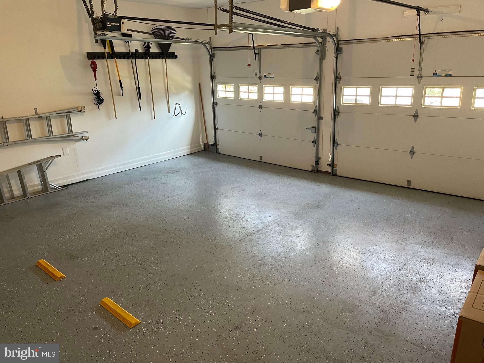 LONGWOOD KNOLLS - Residential