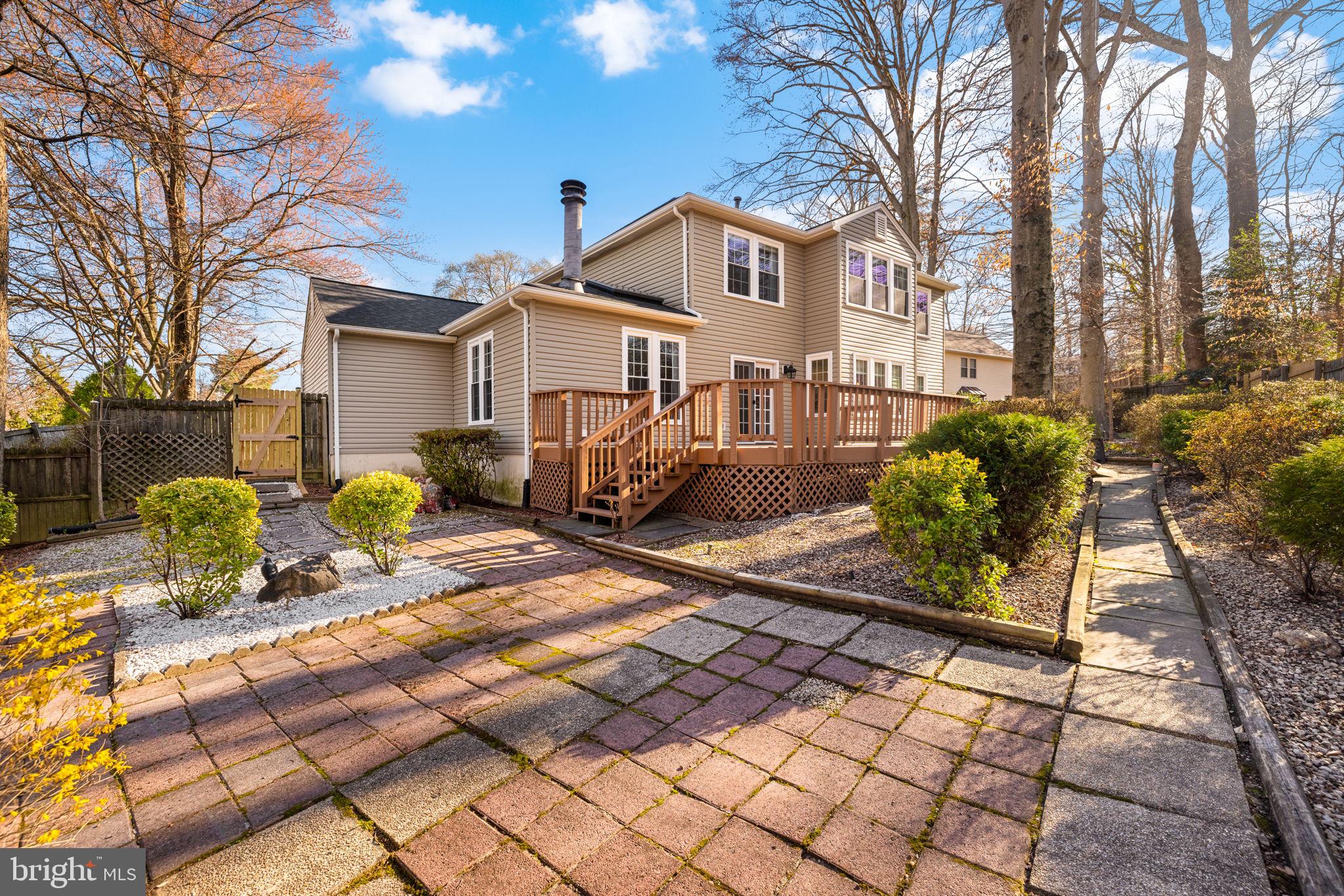 LONGWOOD KNOLLS - Residential