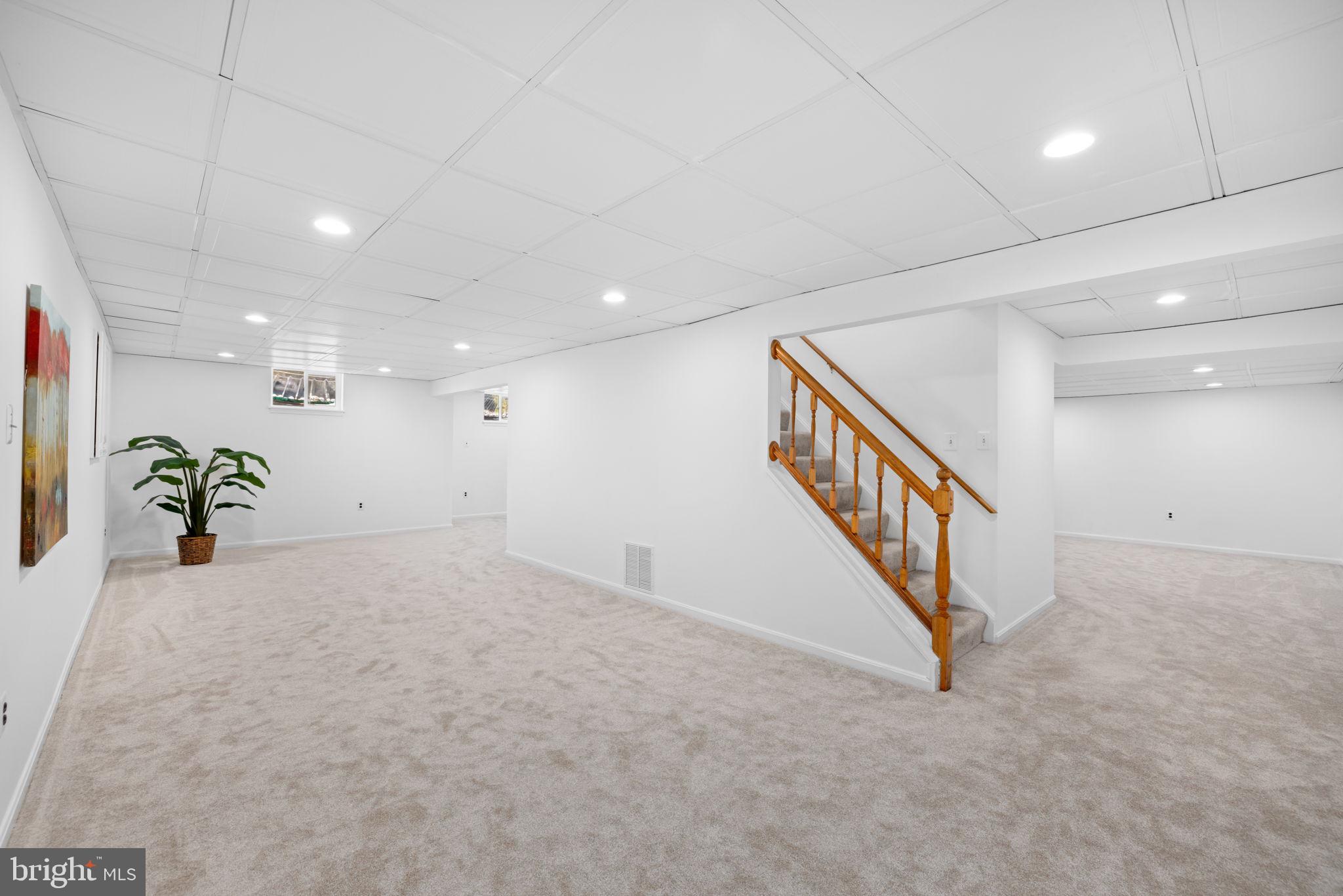 LONGWOOD KNOLLS - Residential