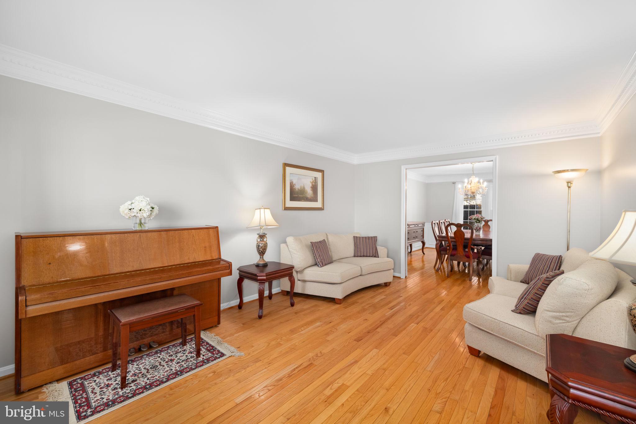 LONGWOOD KNOLLS - Residential