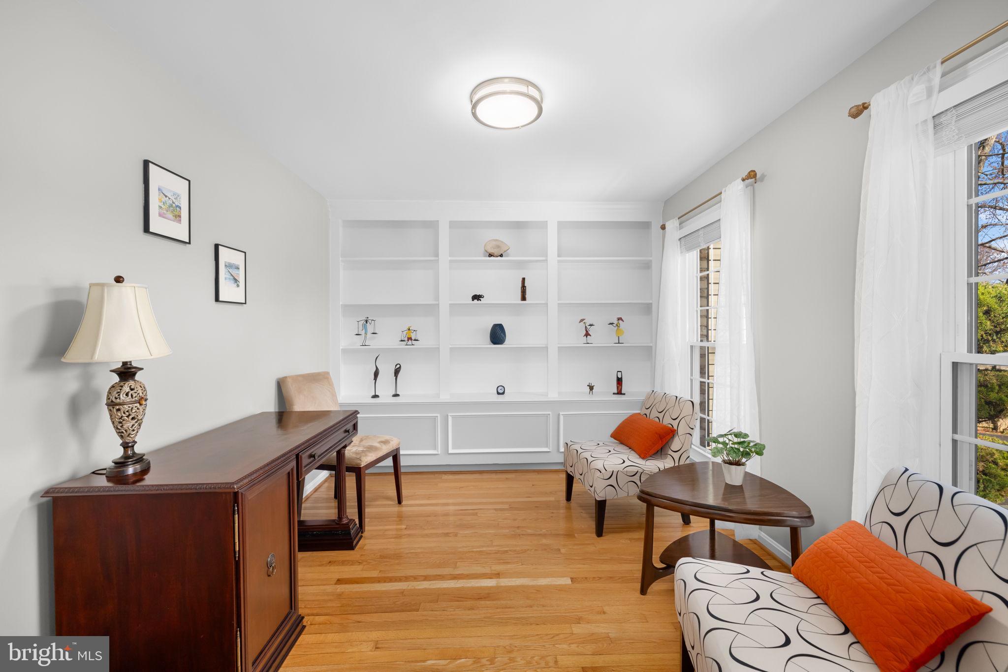 LONGWOOD KNOLLS - Residential