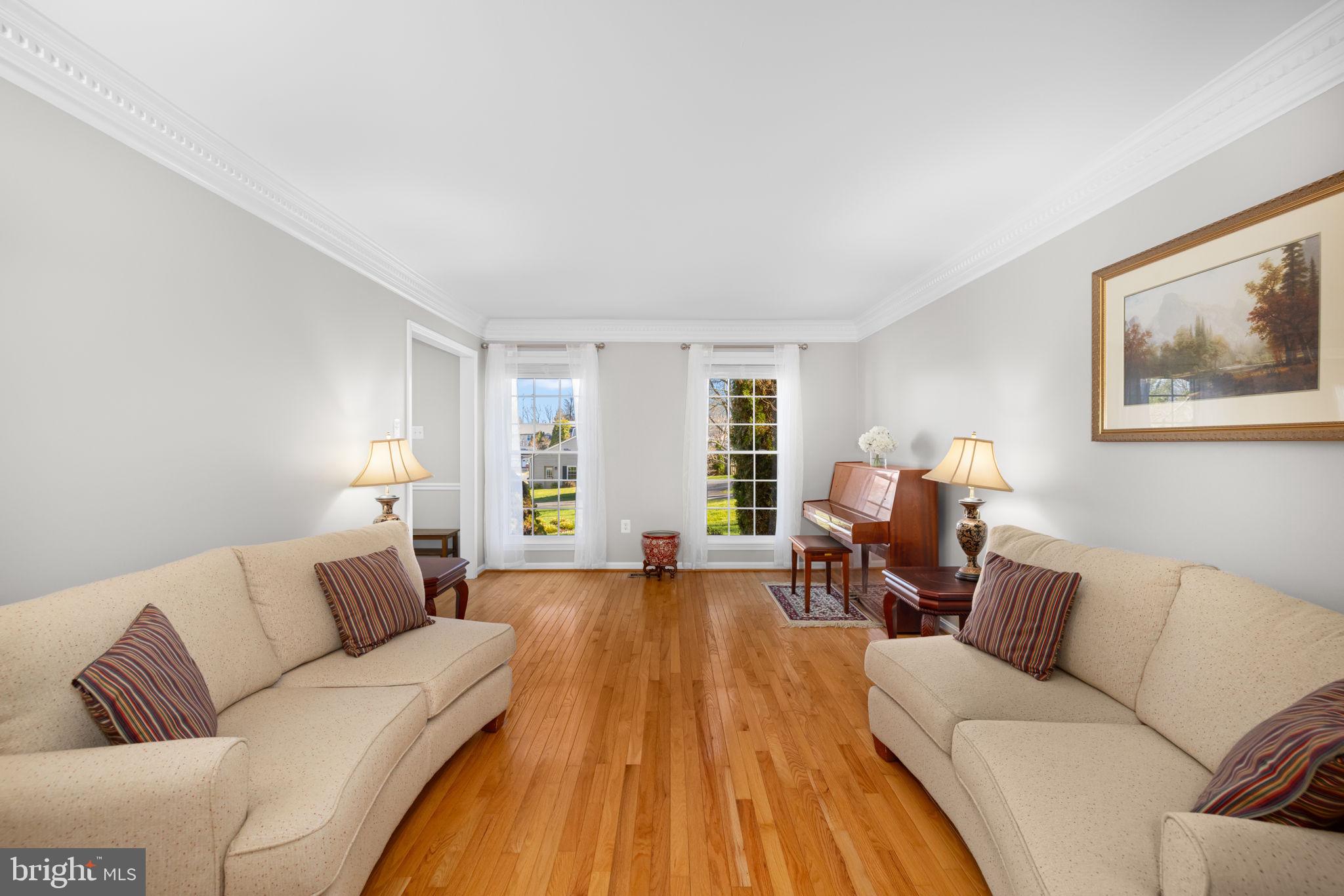 LONGWOOD KNOLLS - Residential