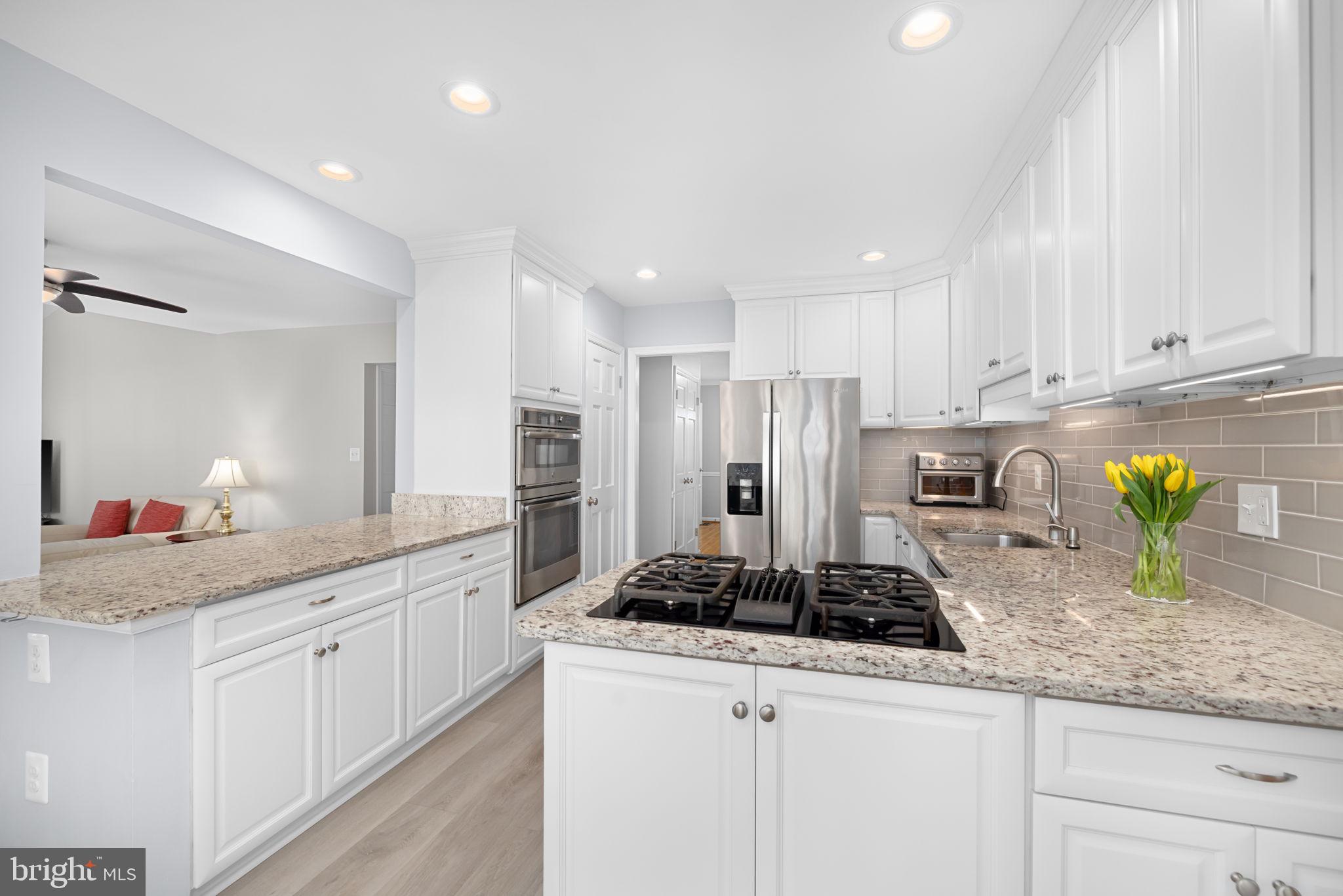 LONGWOOD KNOLLS - Residential