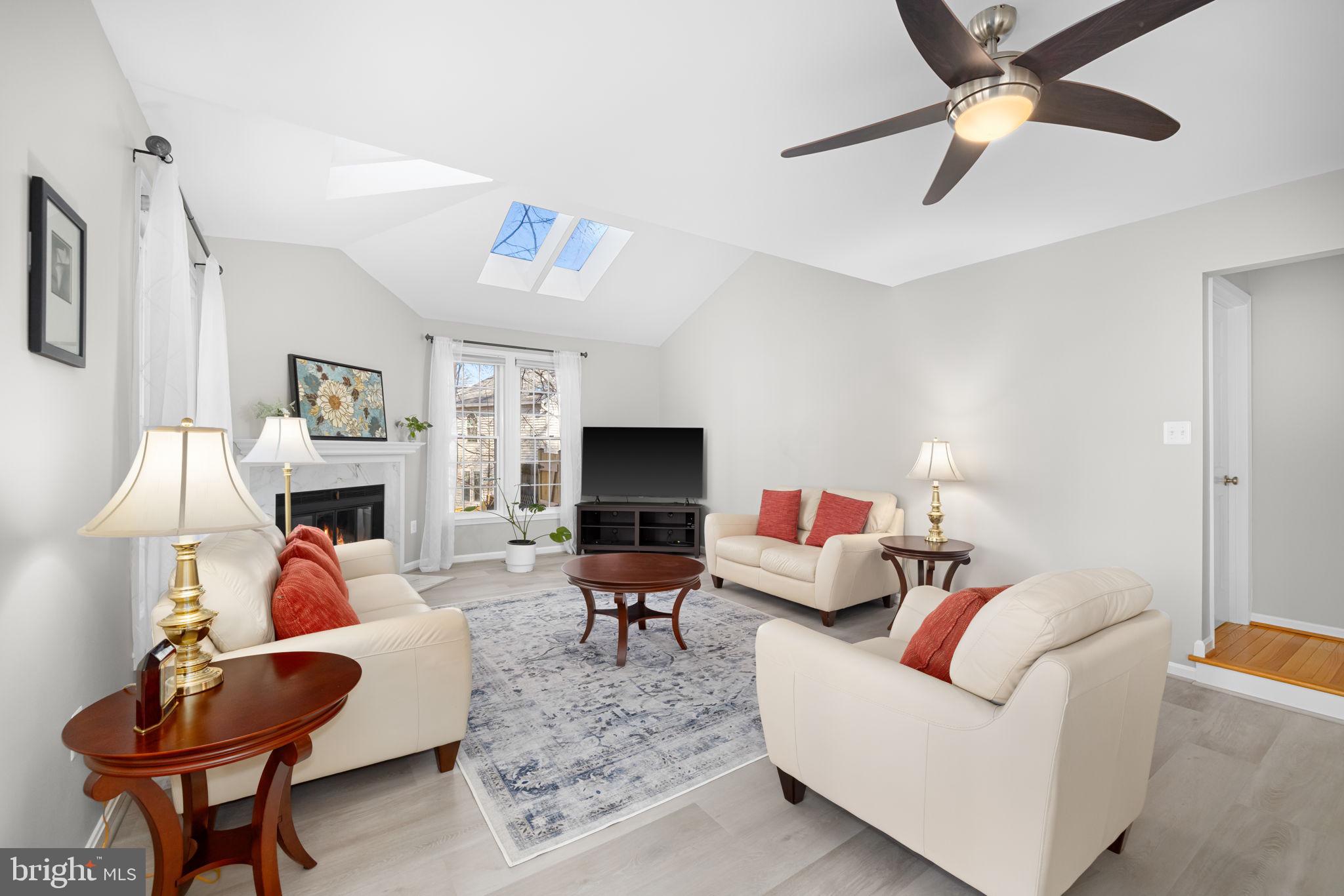 LONGWOOD KNOLLS - Residential